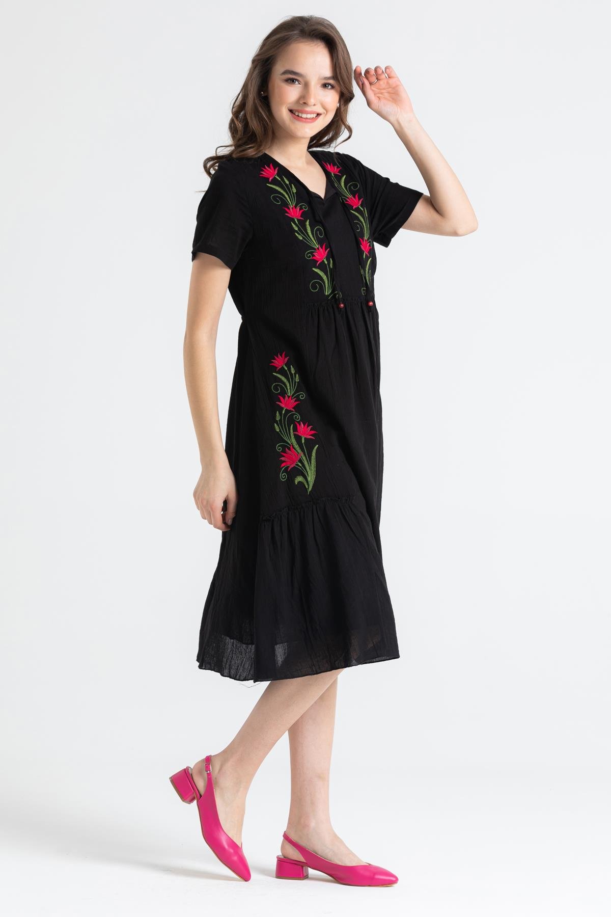 Toptan Kısa Kol Şile Bezi Lalezar Nakışlı Midi Boy Elbise Siyah