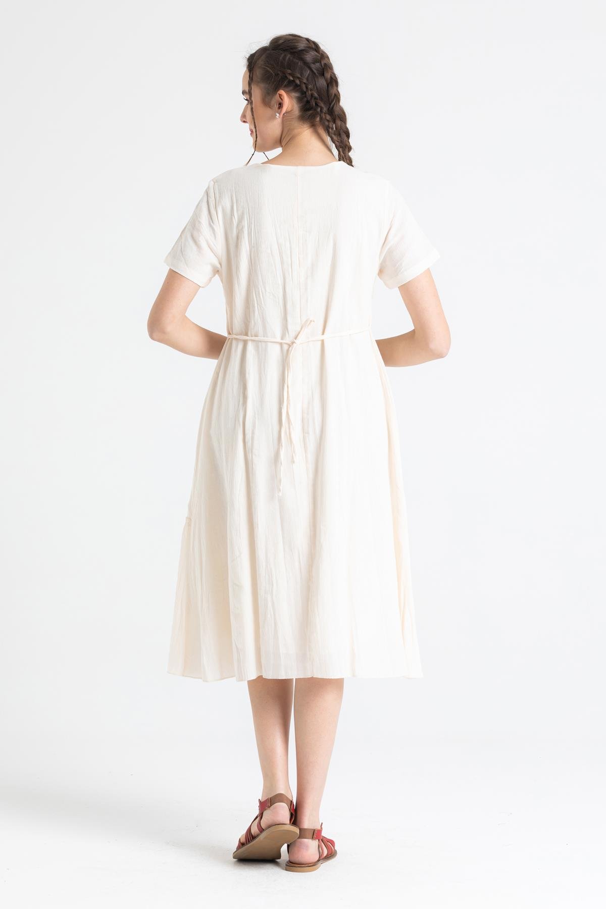 Toptan Kısa Kol Şile Bezi Lalezar Nakışlı Midi Boy Elbise Krem