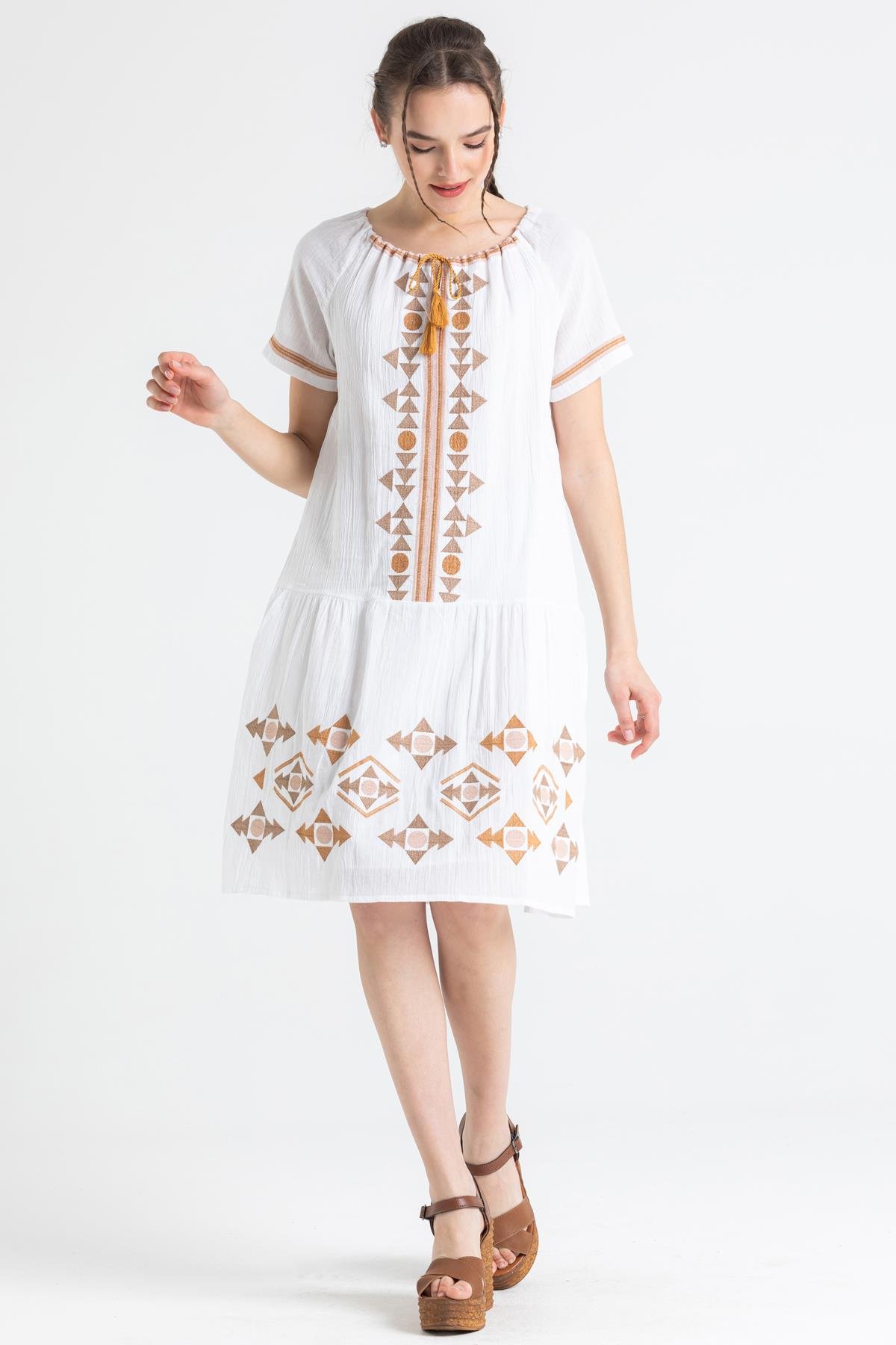 Toptan Kısa Kol Şile Bezi Yasmin Nakışlı Kısa Elbise Beyaz