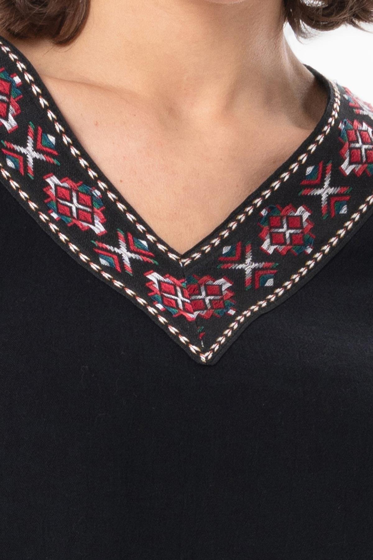 Truvakar Kol V Yaka Nakışlı Talya Şile Bezi Yazlık Bluz Siyah Syh