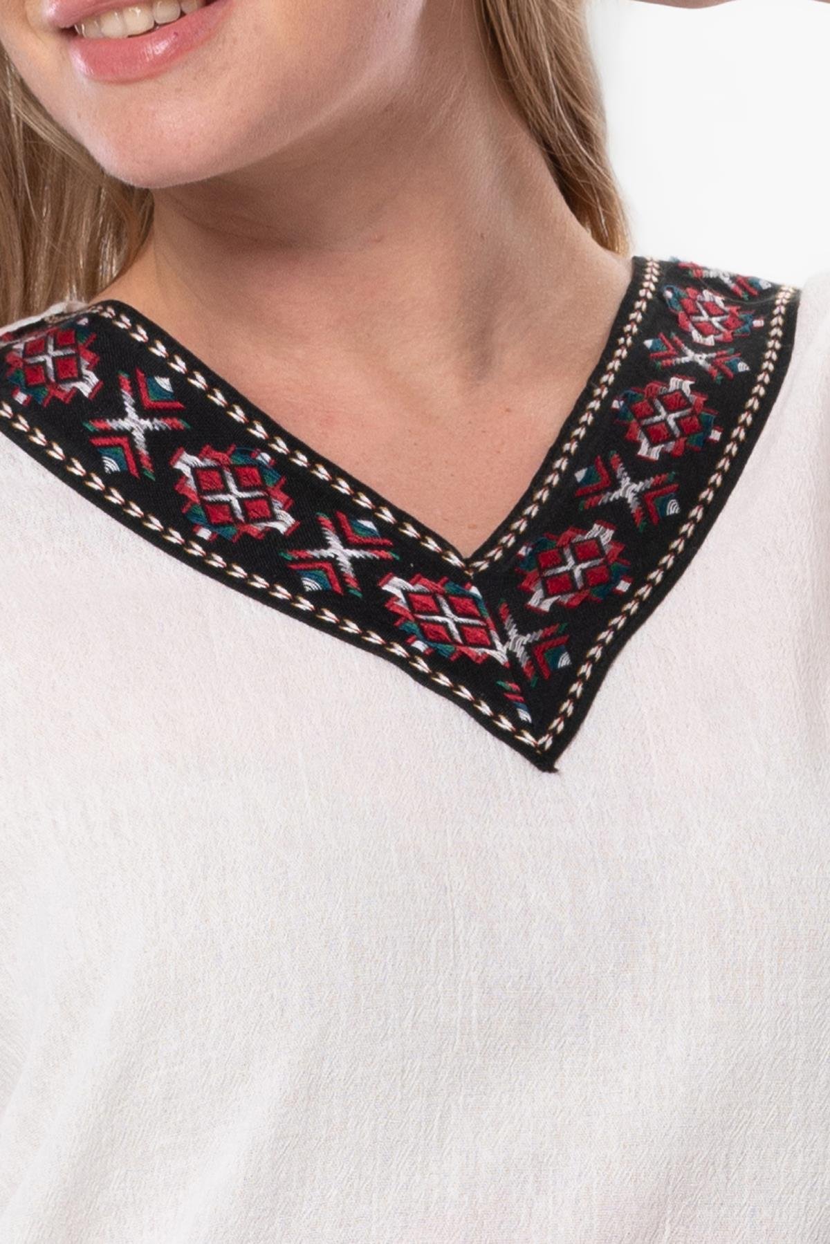 Truvakar Kol V Yaka Nakışlı Talya Şile Bezi Yazlık Bluz Krem Krm