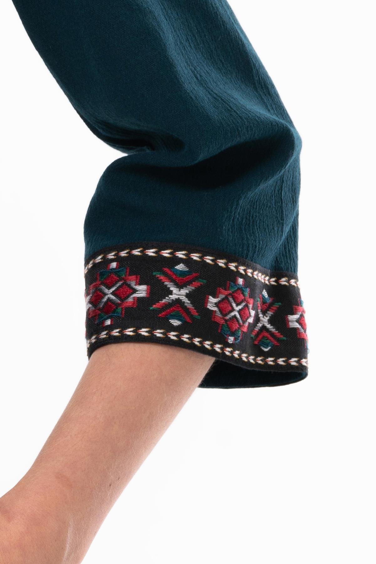 Truvakar Kol V Yaka Nakışlı Talya Şile Bezi Yazlık Bluz Petrol Ptrl