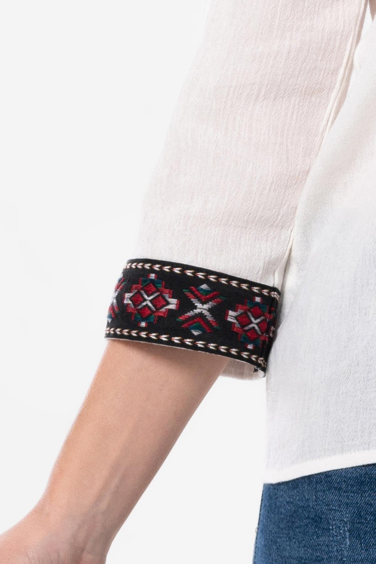 Truvakar Kol V Yaka Nakışlı Talya Şile Bezi Yazlık Bluz Krem Krm