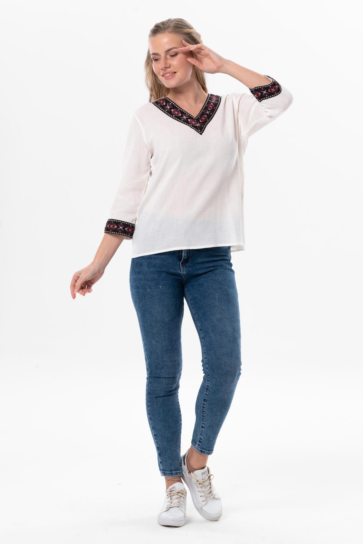 Truvakar Kol V Yaka Nakışlı Talya Şile Bezi Yazlık Bluz Krem Krm