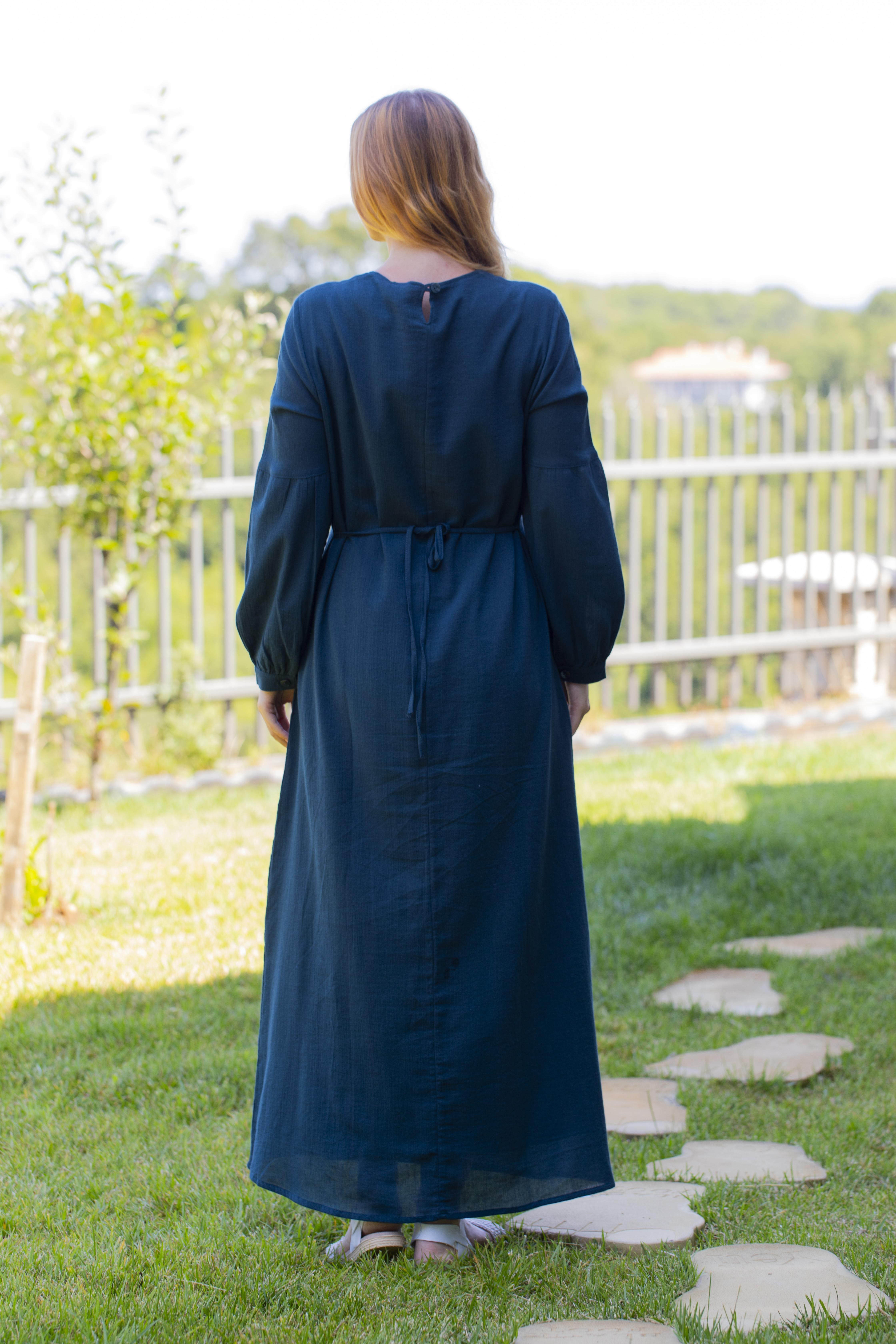 Uzun Kol Şile Bezi Gülşah Bisiklet Yaka Nakışlı Uzun Yazlık Elbise Lacivert Lcvt