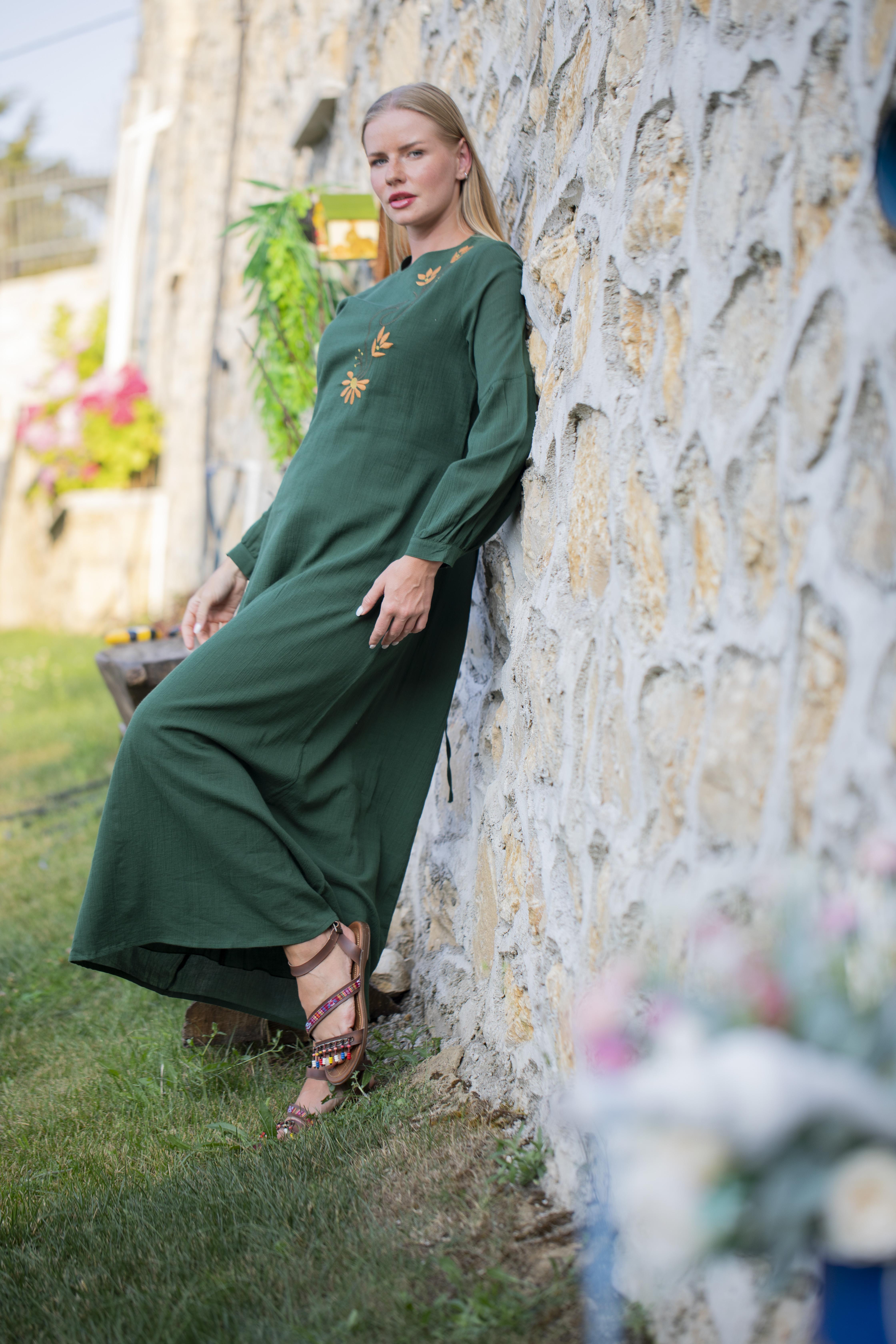 Uzun Kol Şile Bezi Gülşah Bisiklet Yaka Nakışlı Uzun Yazlık Elbise Yeşil Ysl