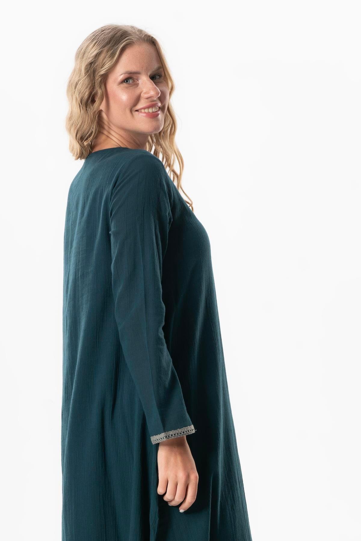 Uzun Kol Şile Bezi Lerzan Oval Yaka Nakışlı Yazlık Elbise Petrol Ptrl