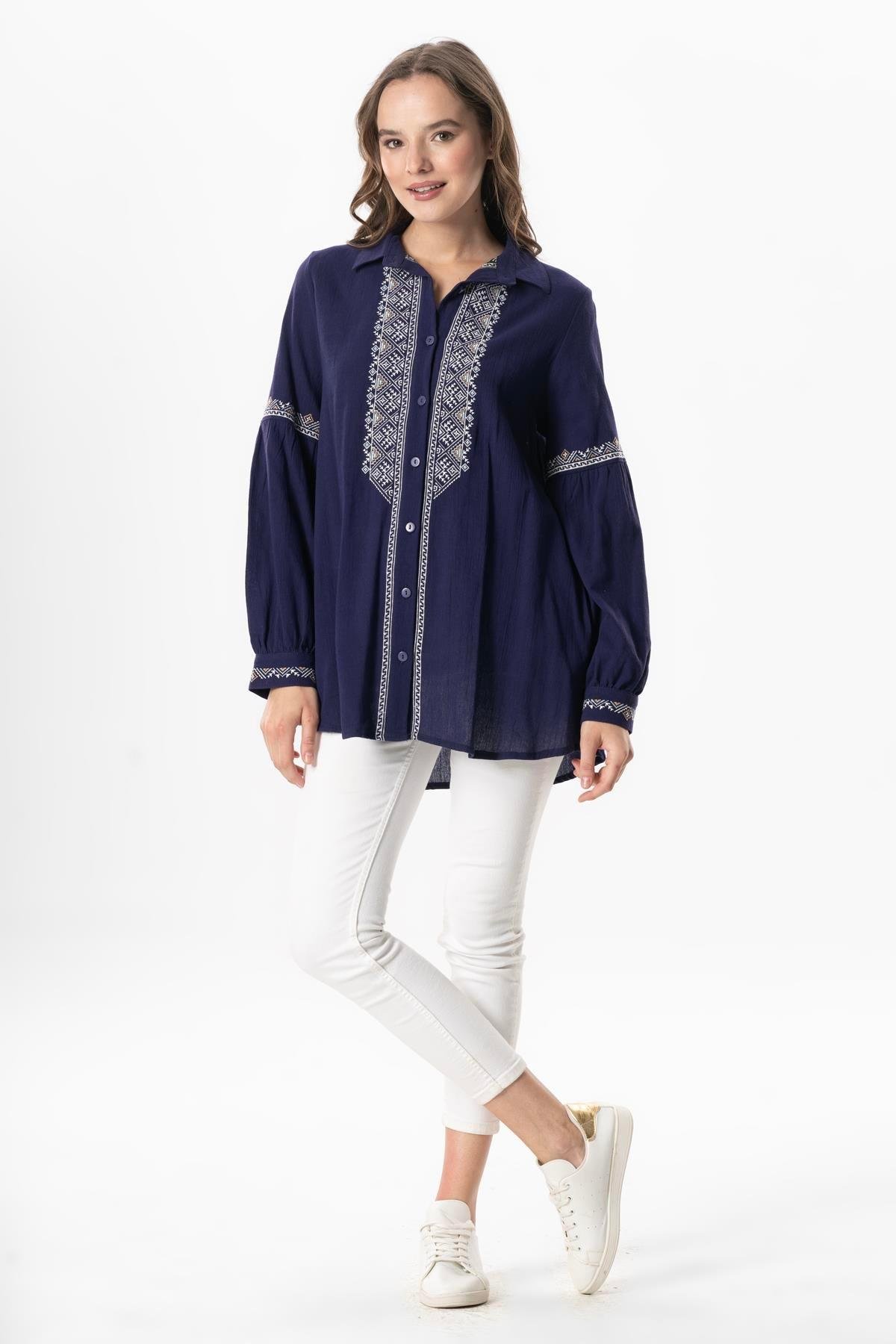 Uzun Kol Şile Bezi Maviş Nakış İşlemeli Yazlık Gömlek Mor Mor