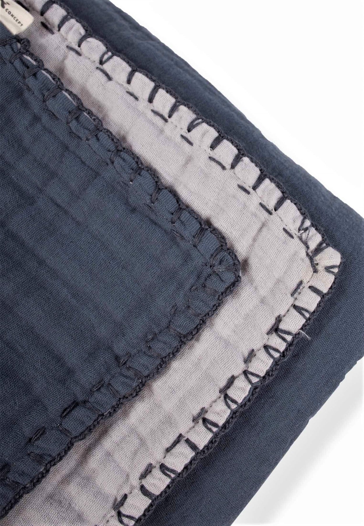 100181-427CigitMüslin Çift Taraflı El İşili Bebek Battaniye (Yıkanmıştır) 100X100 cm Füme Gri