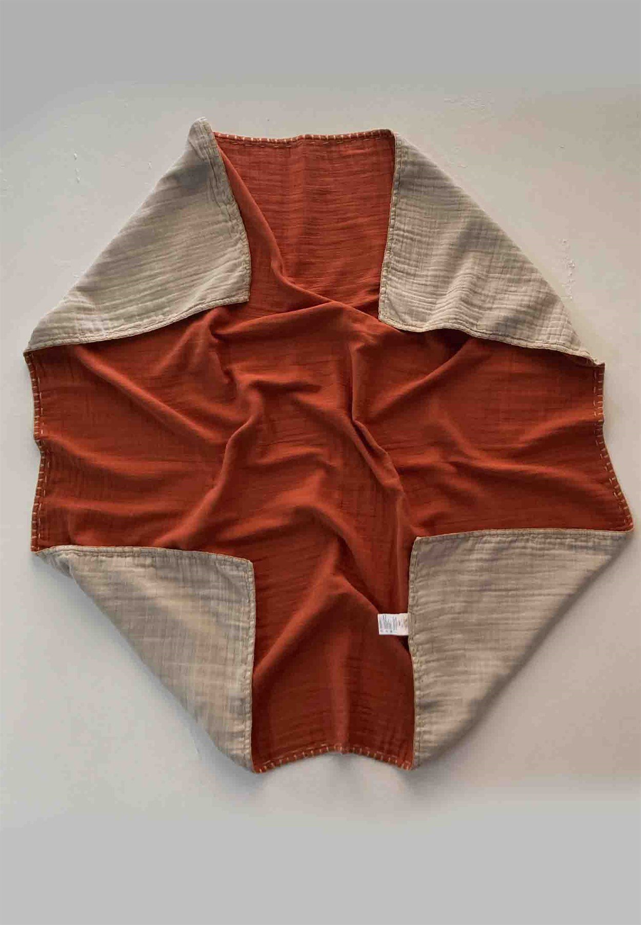 100181 - 6874CigitMüslin Çift Taraflı El İşili Bebek Battaniye (Yıkanmıştır) 100X100 cm Rust - Vizon