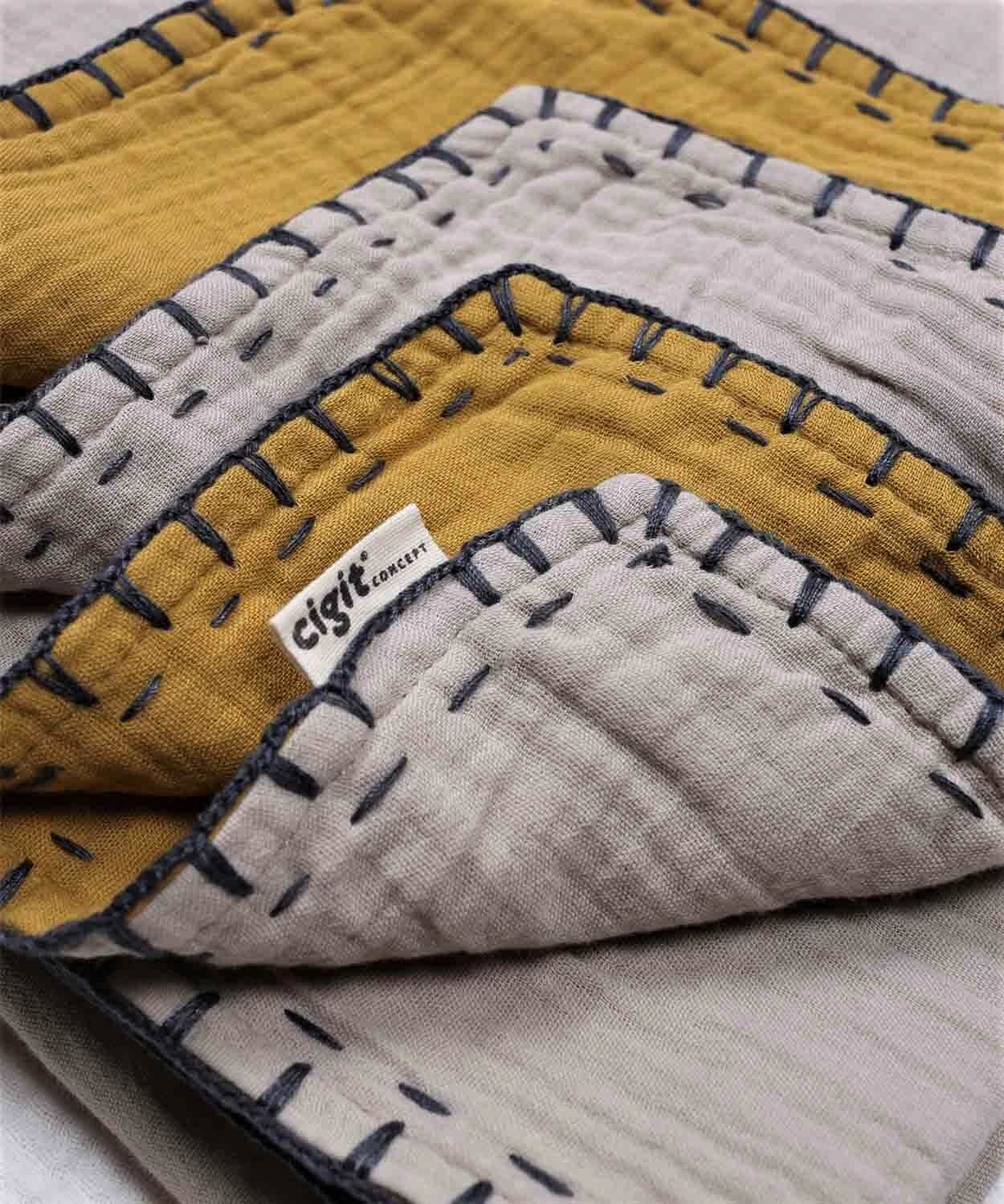 100181-922CigitMüslin Çift Taraflı El İşili Bebek Battaniye (Yıkanmıştır) 100X100 cm Hardal-Vizon