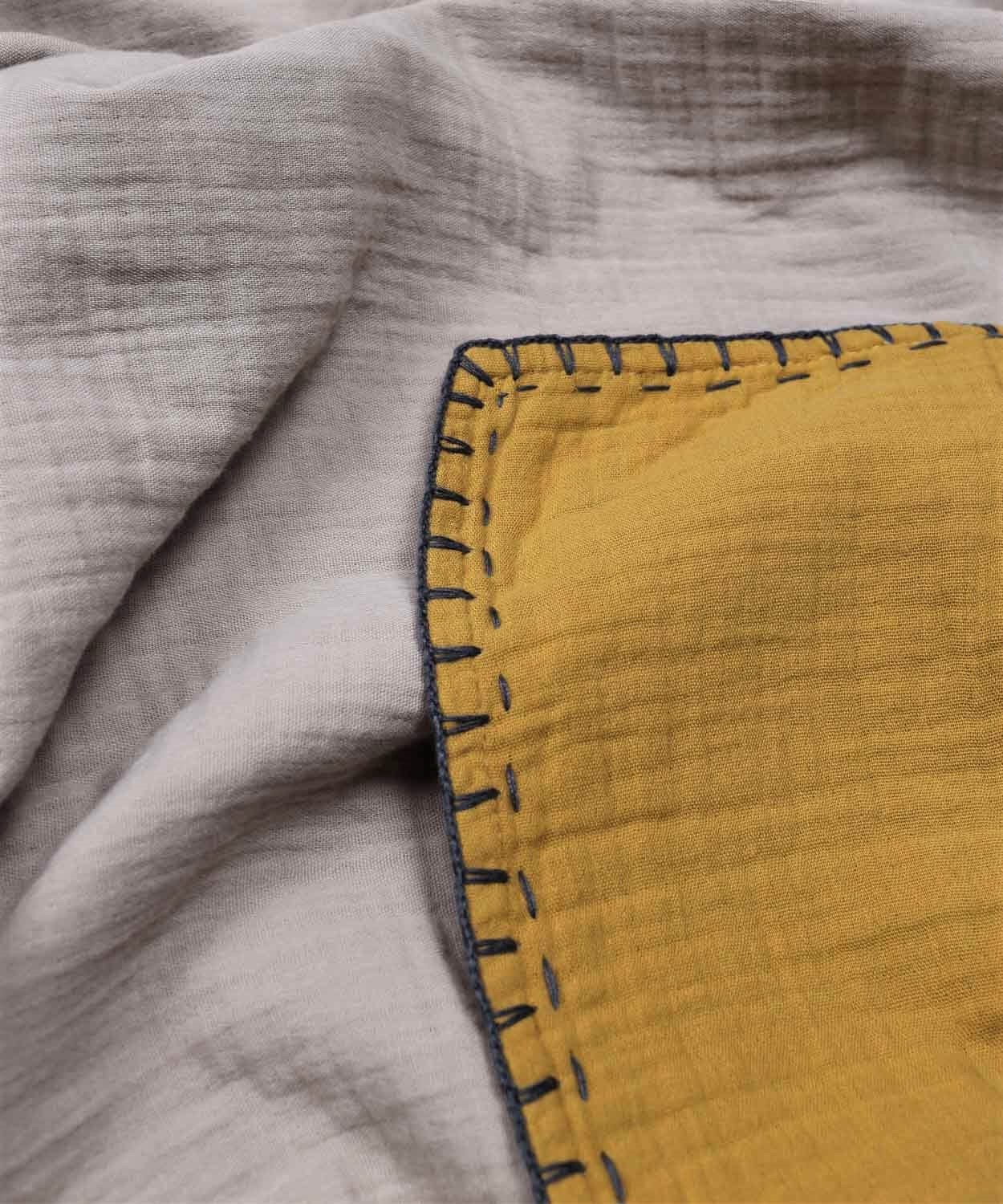 100181-922CigitMüslin Çift Taraflı El İşili Bebek Battaniye (Yıkanmıştır) 100X100 cm Hardal-Vizon
