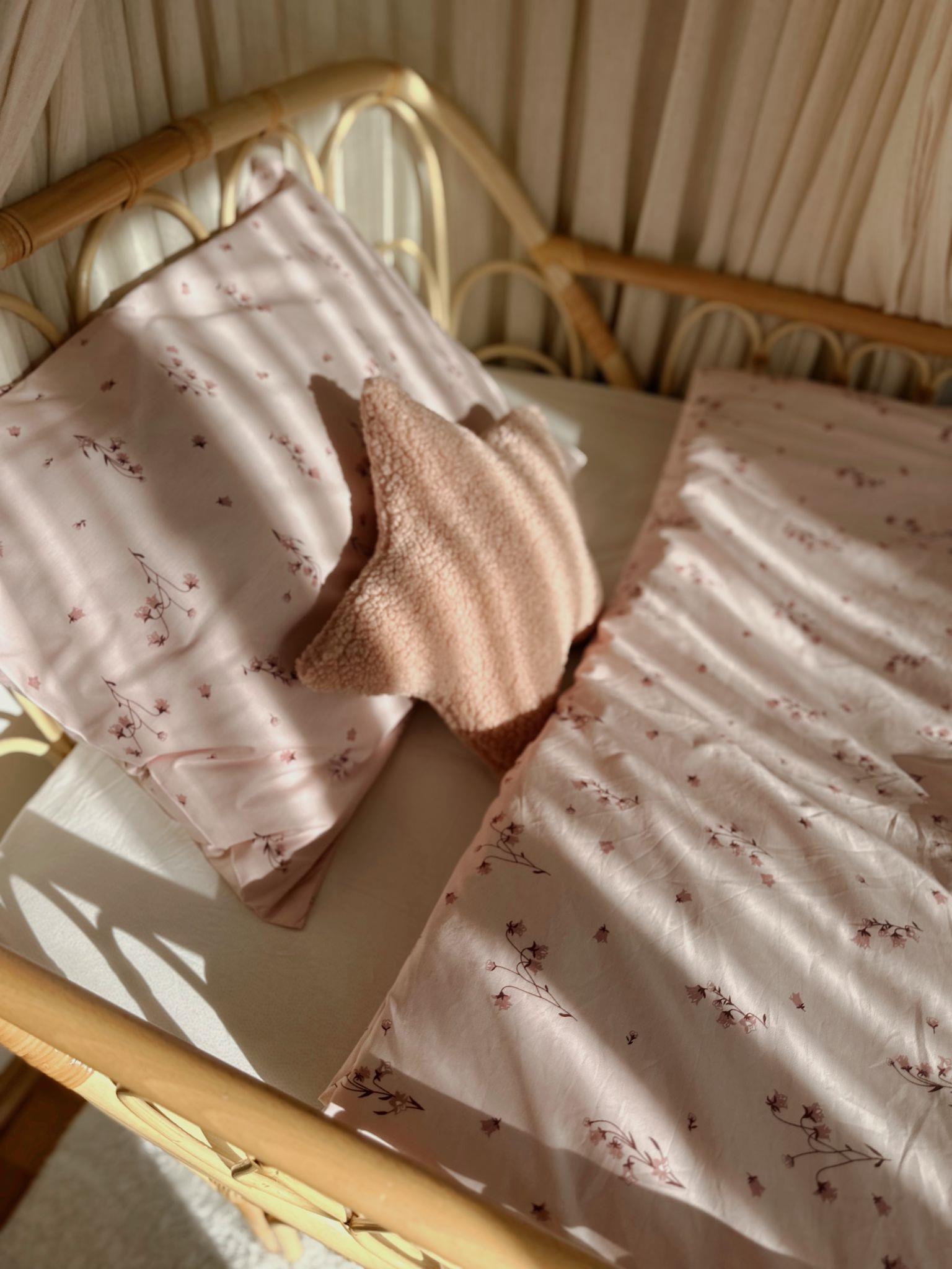 CigitGenç Boy Nevresim Takım (Nevresim+Yastık Kılıfı) 150X 200 Cm PUDRA ÇİÇEKLİ