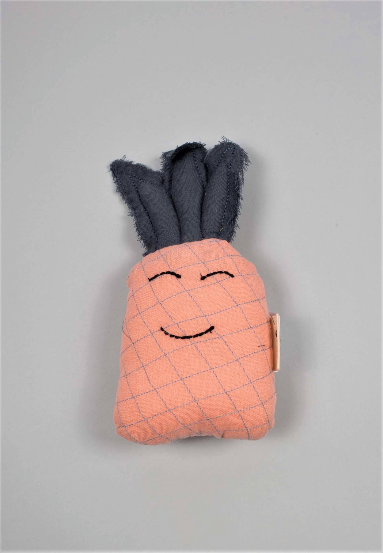 17174-777CigitAnanas Bez Oyuncak 20x10cm Vizon