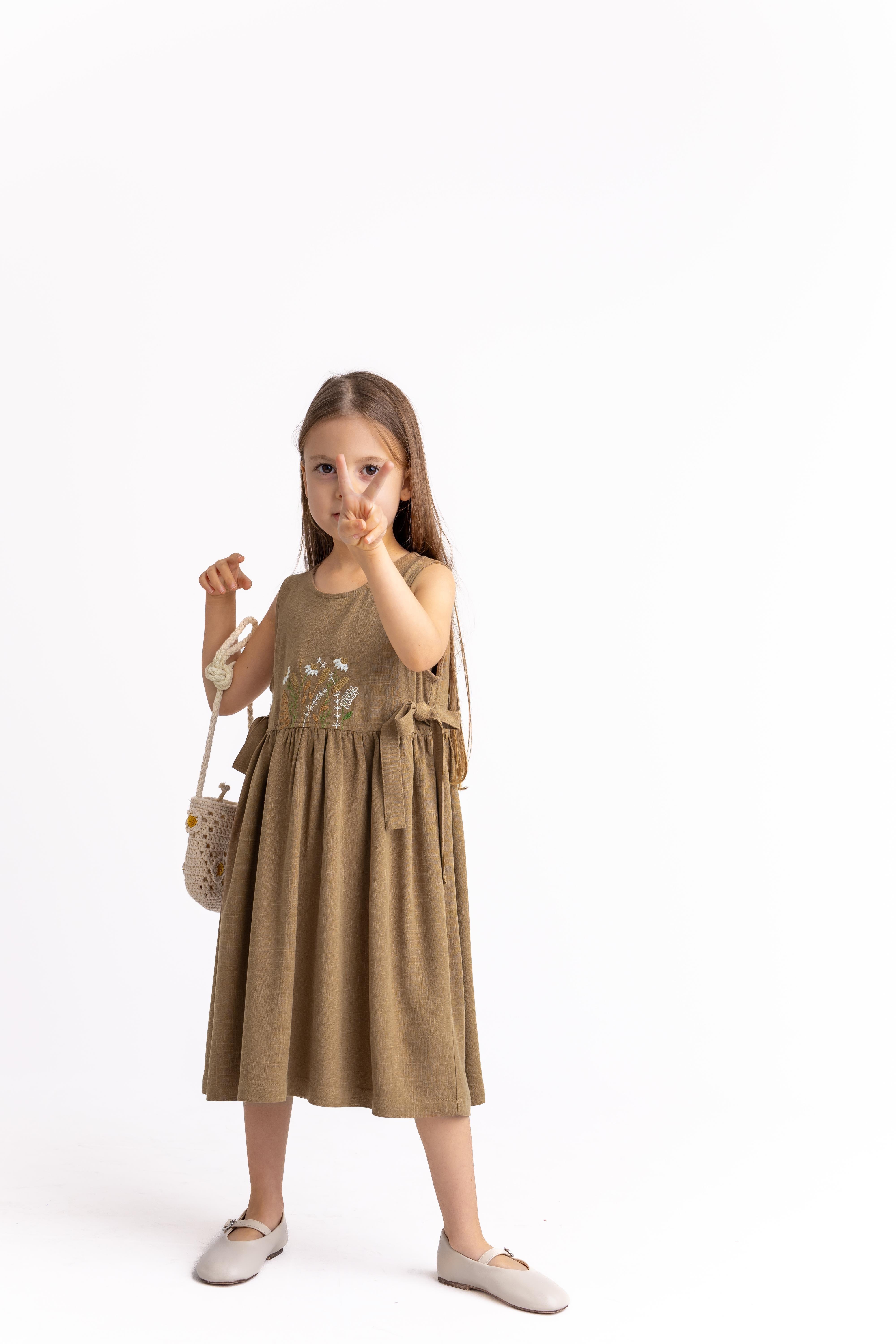 CigitNakışlı Yandan Bağlamalı Keten Elbise 2-7 Yaş CAMEL