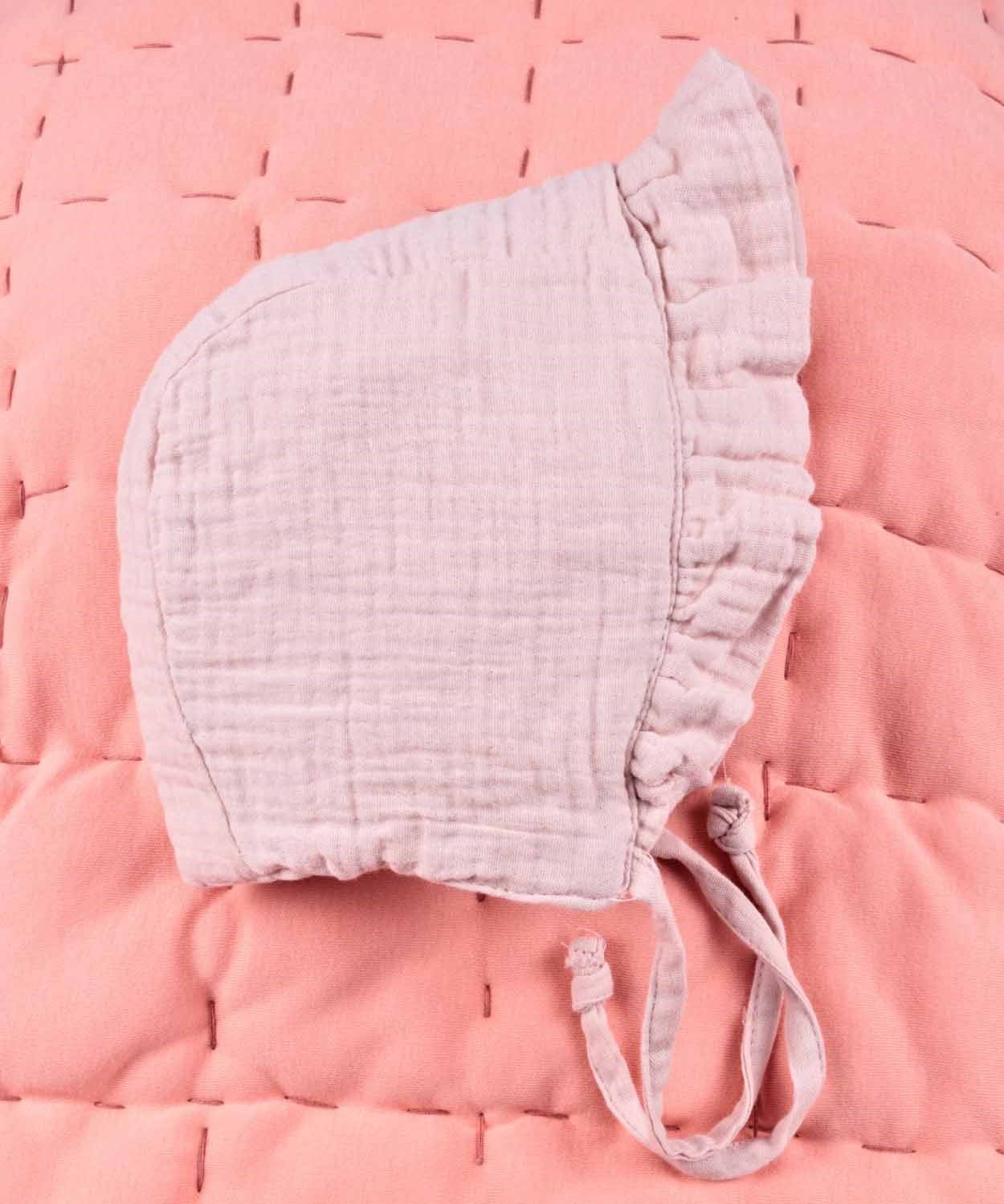 61557-04BAGLAMALI FIRFIRLI BEBEK SAPKA PUDRA PEMBE - cigit.com.trCigitBağlamalı Fırfırlı Bebek Şapka 0-2 yaş Pudra Pembe