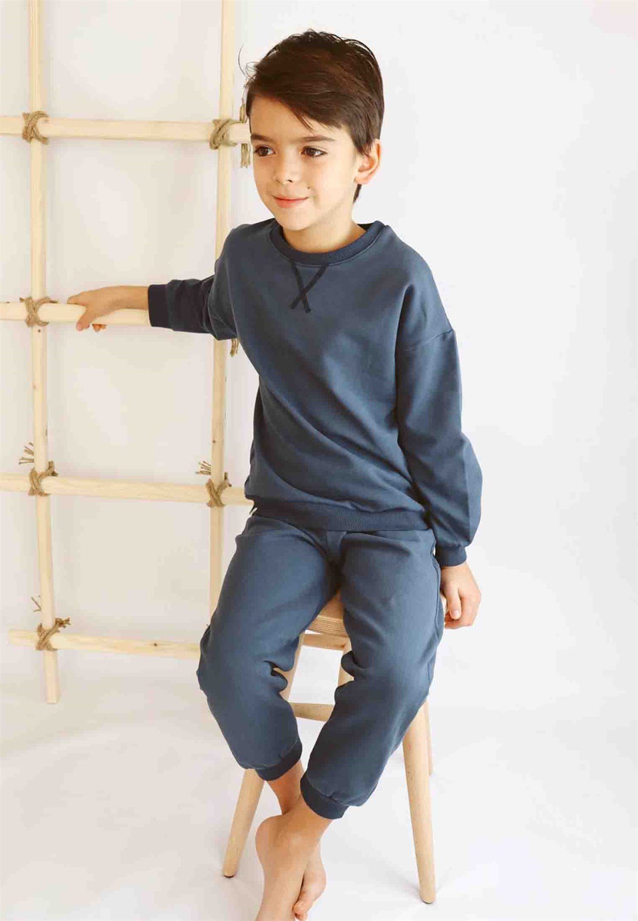 80958 - 5016Basıc Karyoka Detaylı Sweatshirt Takım 3-8 Yaş lacivert - Yeni SezonCigitBasıc Karyoka Detaylı Sweatshirt Takım 3-8 Yaş lacivert