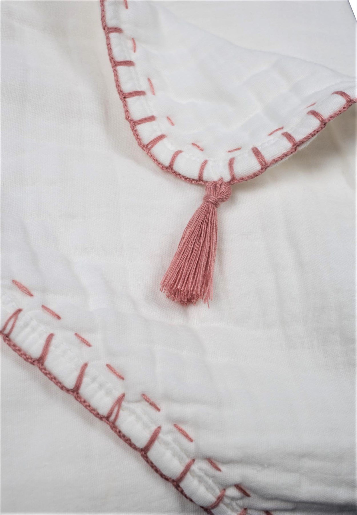 100179-13Çift Kat El İşi Müslin Üçgen Havlu (Yıkanmıştır) 75X75 cm Ekru - CigitCigitÇift Kat El İşi Müslin Üçgen Havlu (Yıkanmıştır) 75X75 cm Ekru