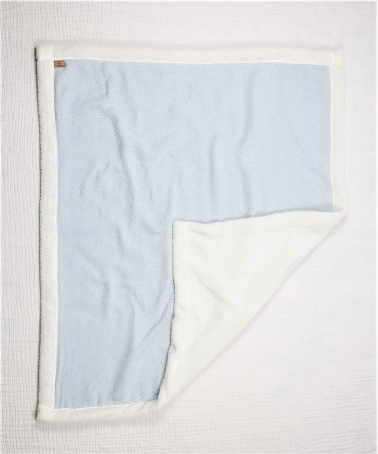 100226-003Elmas Desen Pelüşlü Battaniye 80x100 cm Mavi - CigitCigitElmas Desen Pelüşlü Battaniye 80x100 cm Mavi
