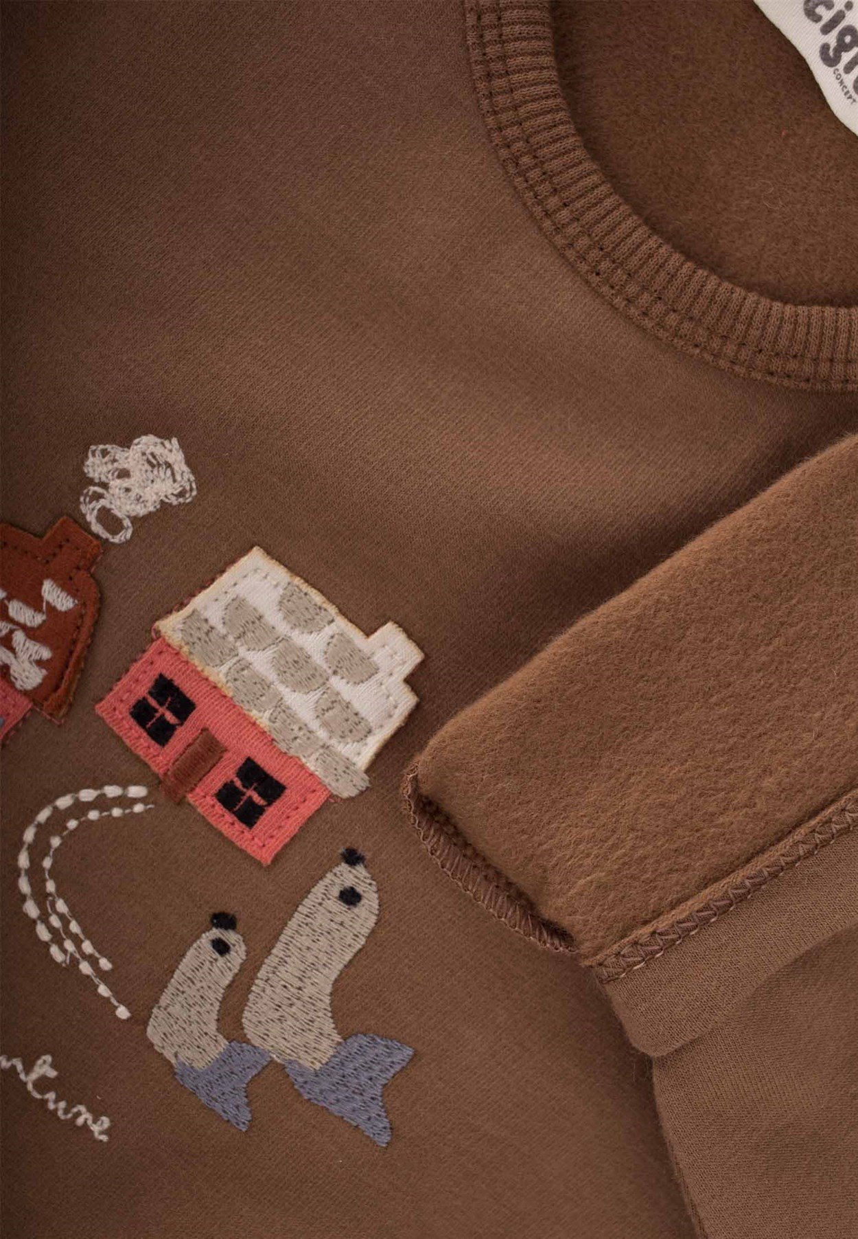 81019 - 5042Ev, Fok, Kuş Nakışlı Sweat 1-5 Yaş Koyu Kahve - Fırsat ÜrünüCigitEv, Fok, Kuş Nakışlı Sweat 1-5 Yaş Koyu Kahve