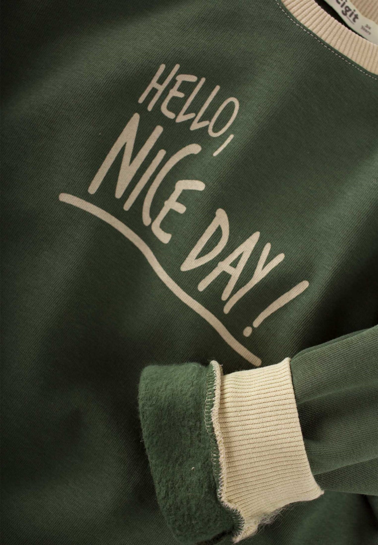 81051 - 5026Hello Nıce Day Baskılı Oversize Sweatshirt 2-7 Yaş Haki Yeşil - Yeni SezonCigitHello Nıce Day Baskılı Oversize Sweatshirt 2-7 Yaş Haki Yeşil