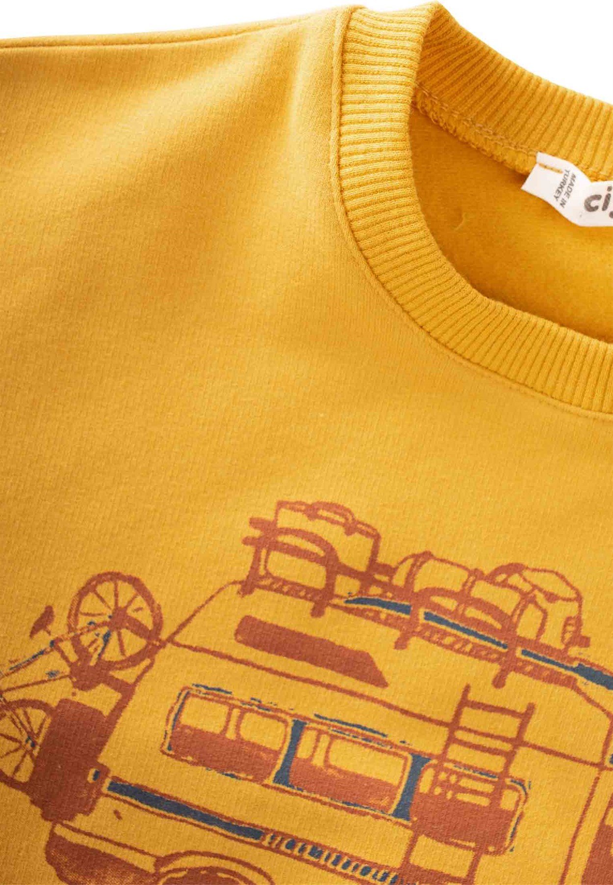 80995 - 5006Karavan Baskılı Sweatshirt 2-8 Yaş Hardal sarı  - Yeni SezonCigitKaravan Baskılı Sweatshirt 2-8 Yaş Hardal sarı