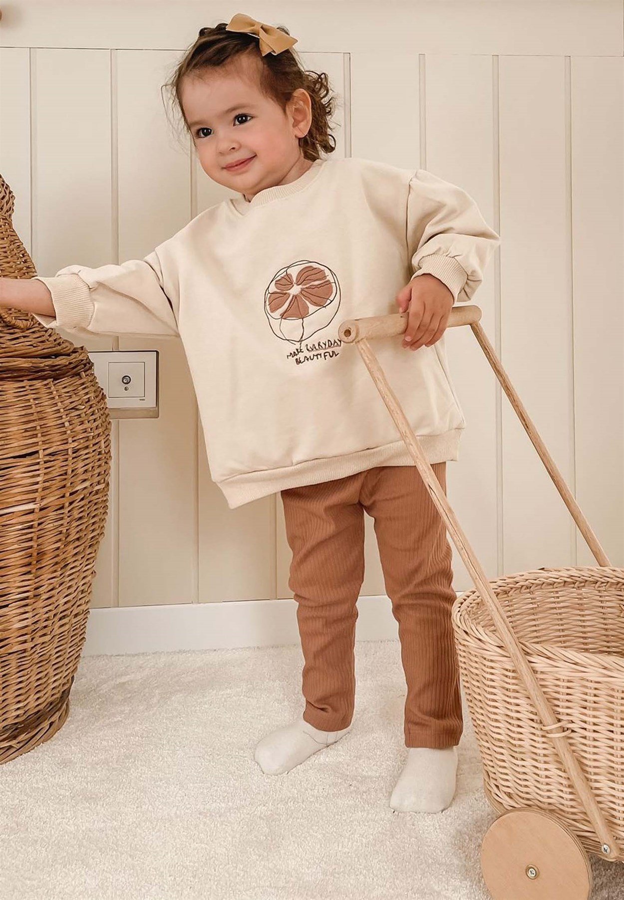 CigitMeyve Nakışlı Sweatshirt 2-9 Yaş Kum
