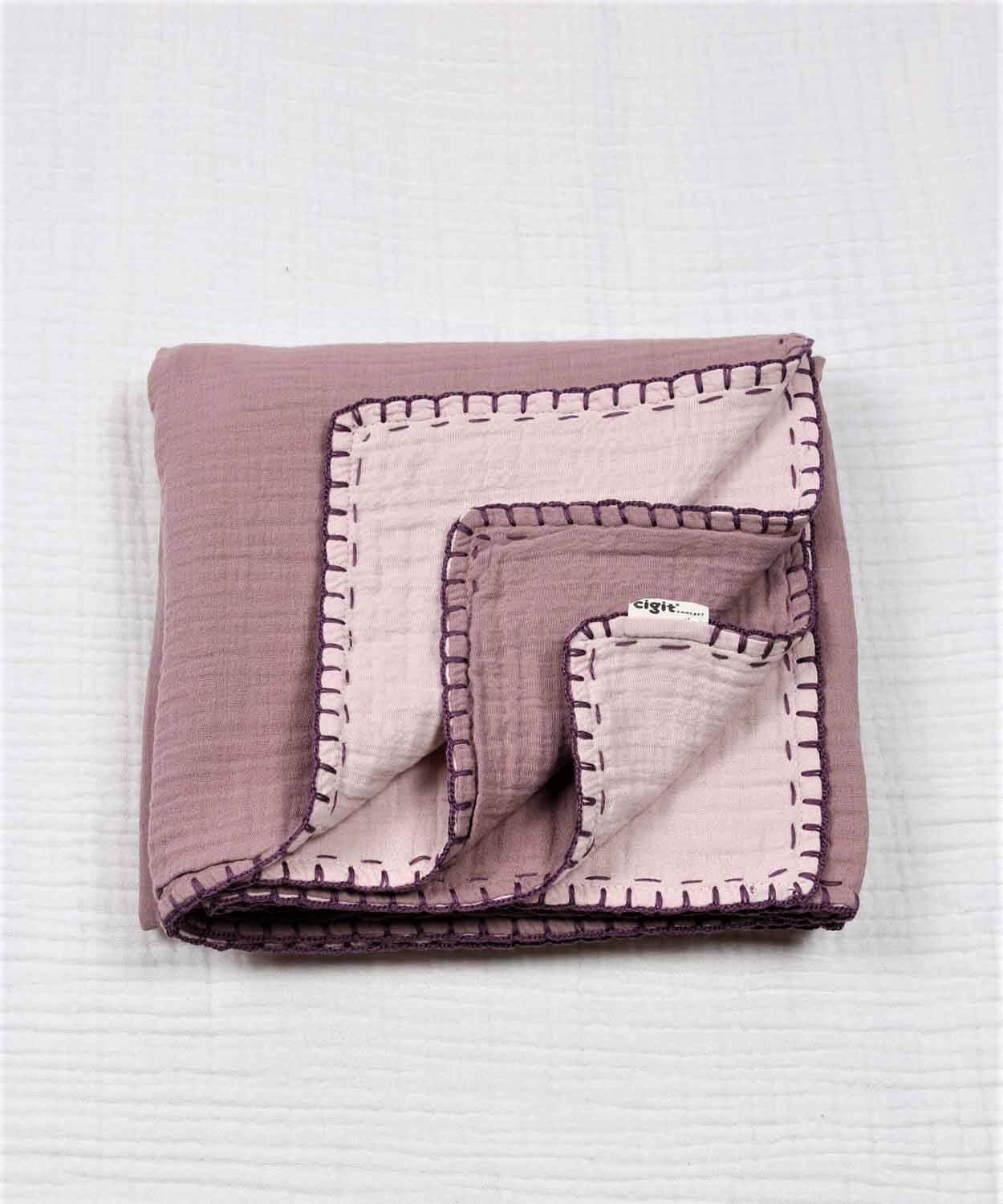100181-664Müslin Çift Taraflı El İşili Bebek Battaniye (Yıkanmıştır) 100X100 cm Pudra-BakırCigitMüslin Çift Taraflı El İşili Bebek Battaniye (Yıkanmıştır) 100X100 cm Pudra-Bakır