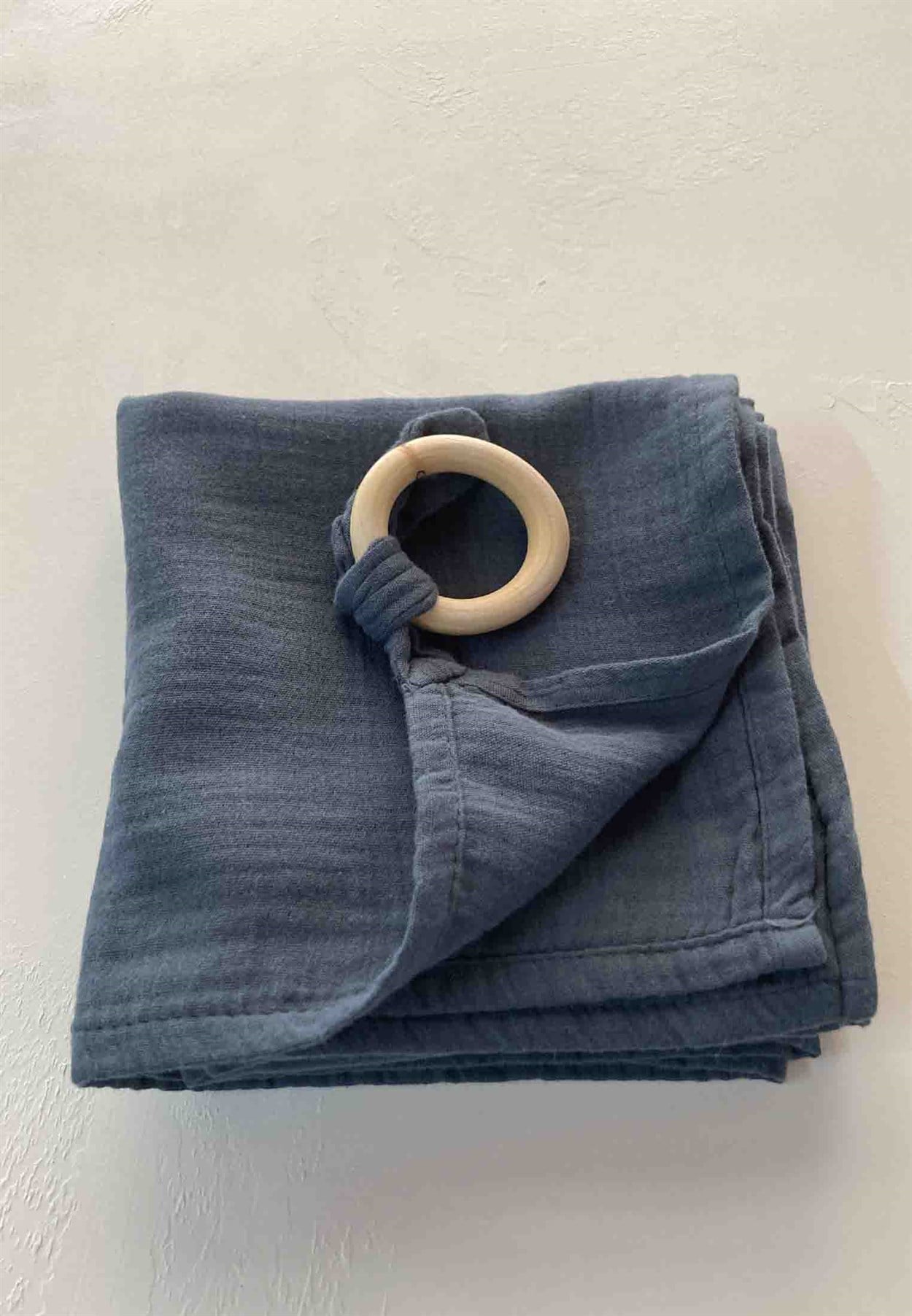100178 - 15Müslin Halka Kulaklı Örtü (Yıkanmıştır) 70X70 cm Füme - CigitCigitMüslin Halka Kulaklı Örtü (Yıkanmıştır) 70X70 cm Füme