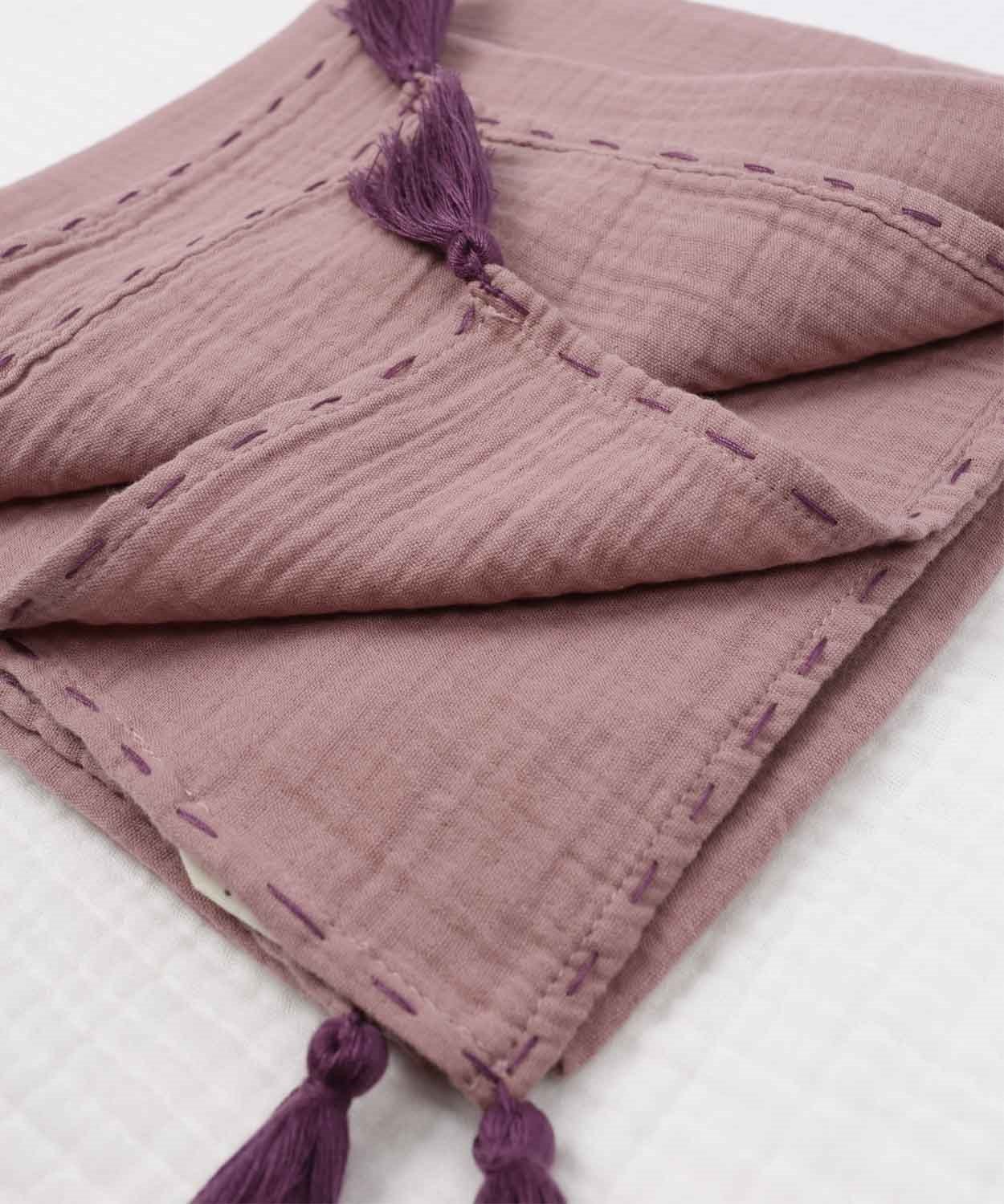 100114-87Püsküllü Müslin Battaniye (Yıkanmış) 100X100 cm +/- 2 cm Gül Kurusu - CigitCigitPüsküllü Müslin Battaniye (Yıkanmış) 100X100 cm +/- 2 cm Gül Kurusu