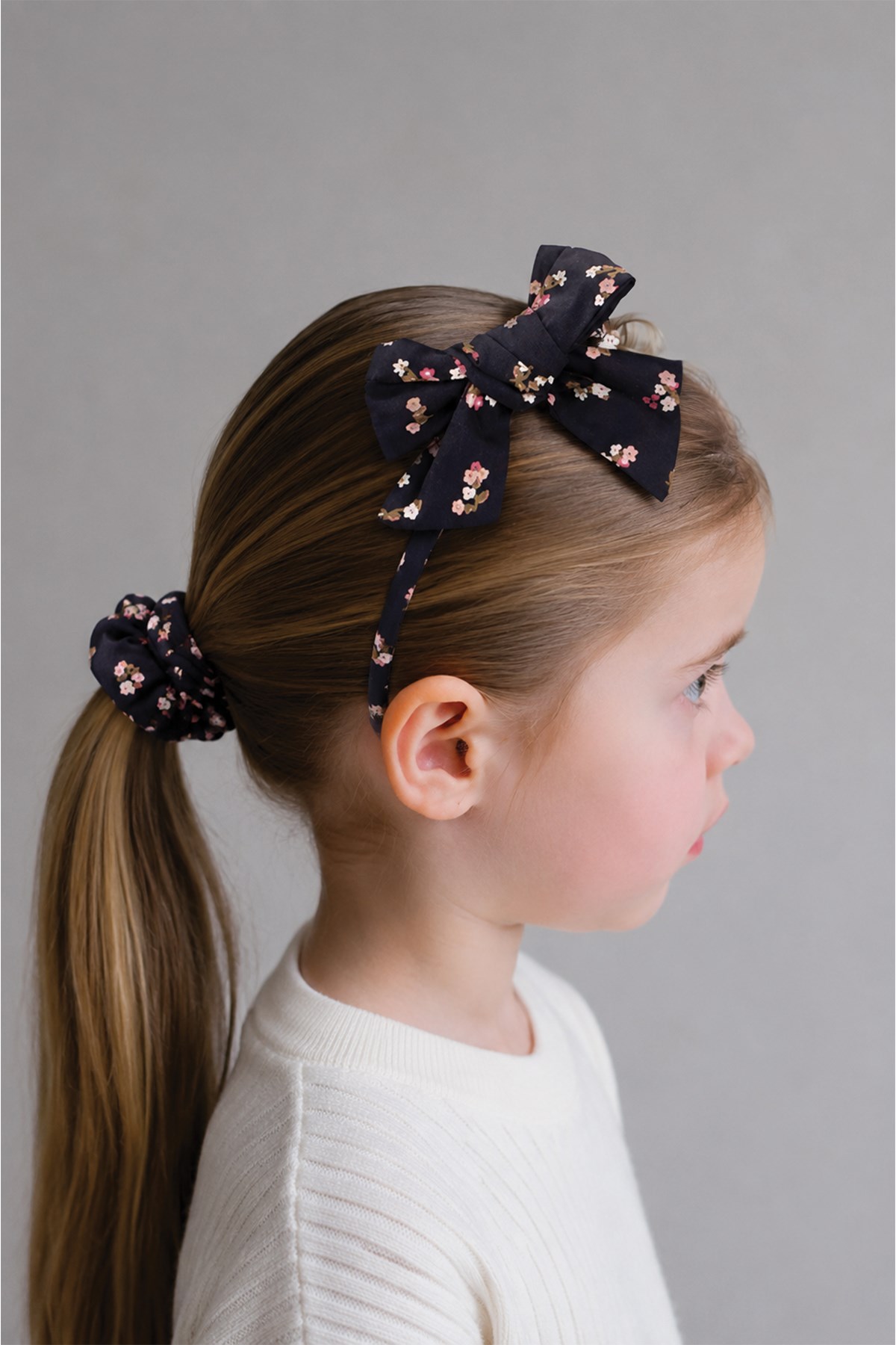 CigitCrown Bow Elastic Hair Clip Set with Navy Blue Flowers