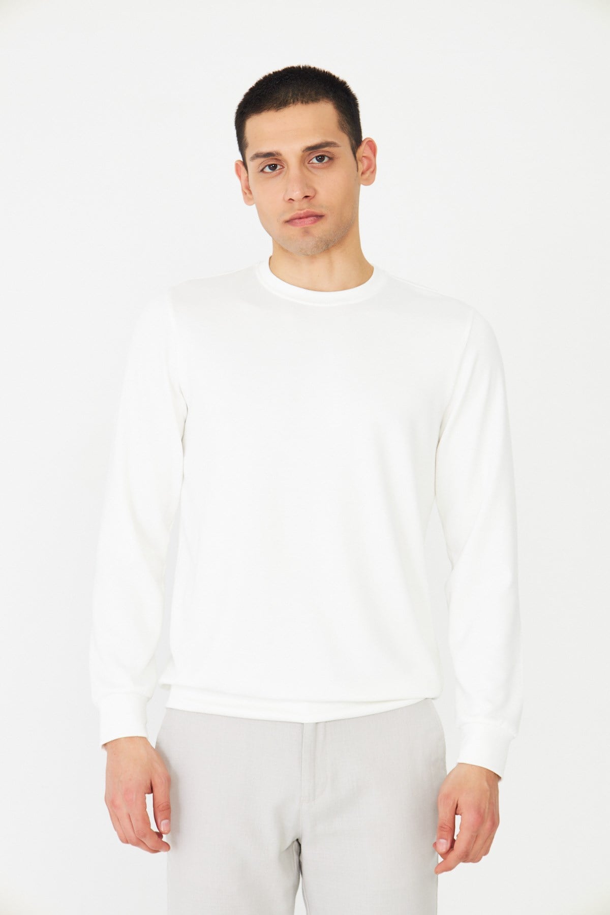 White StoneBeyaz Basic Bisiklet Yaka Erkek Sweatshirt