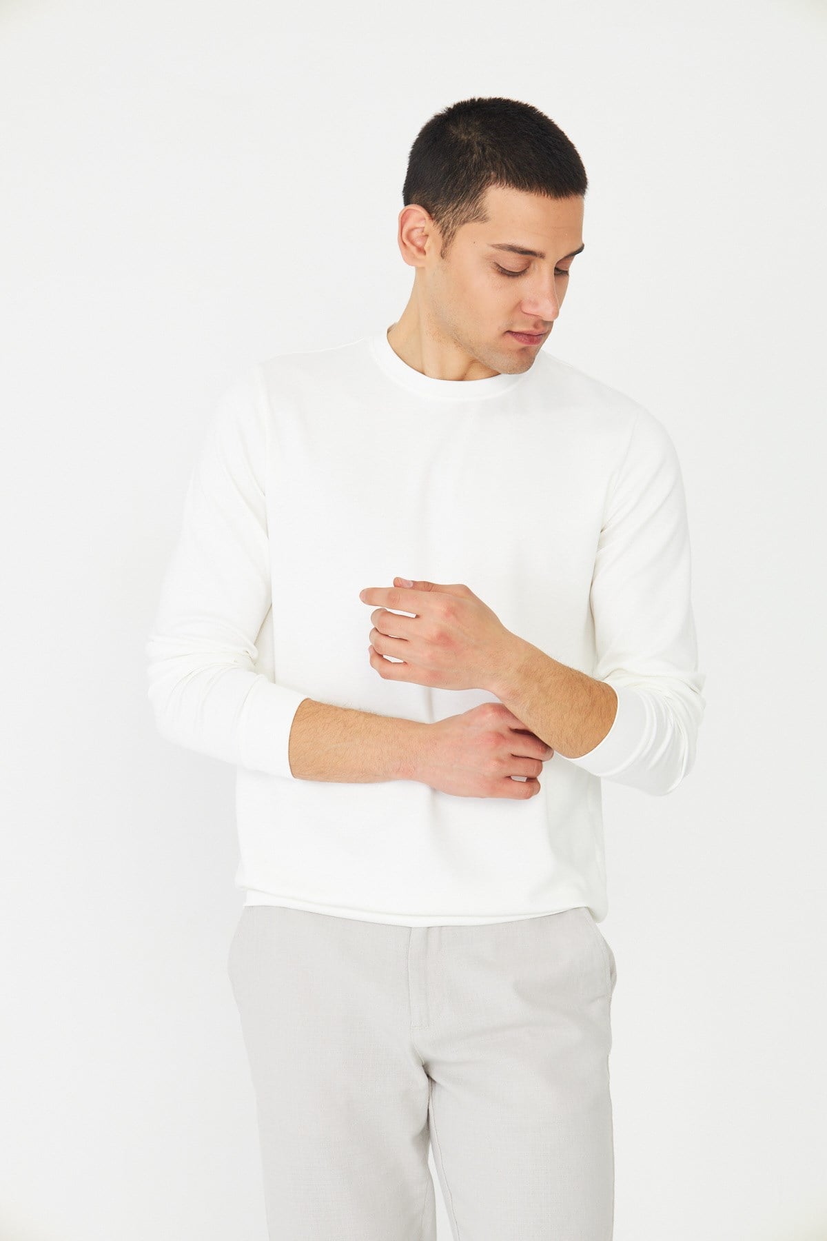 White StoneBeyaz Basic Bisiklet Yaka Erkek Sweatshirt