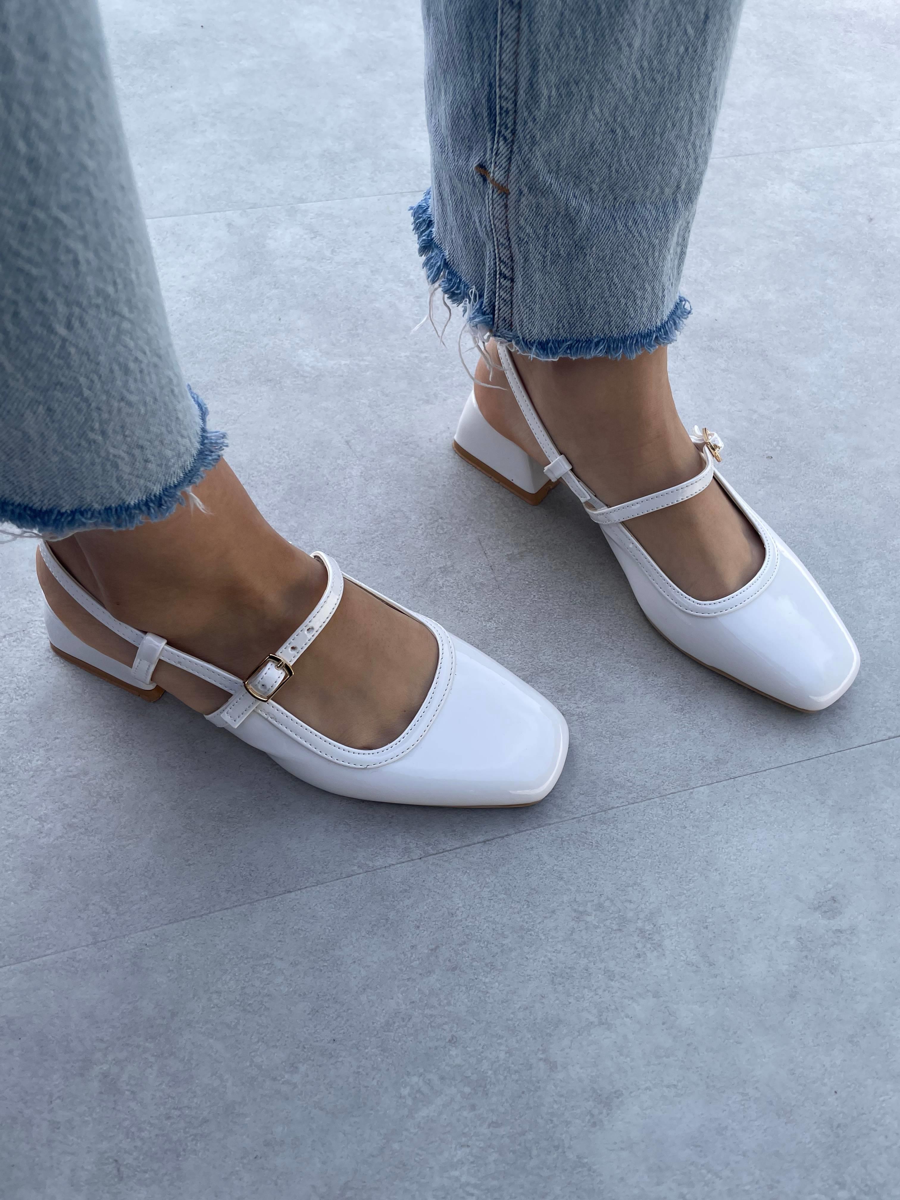 Denisa Beyaz Rugan Renk Babet