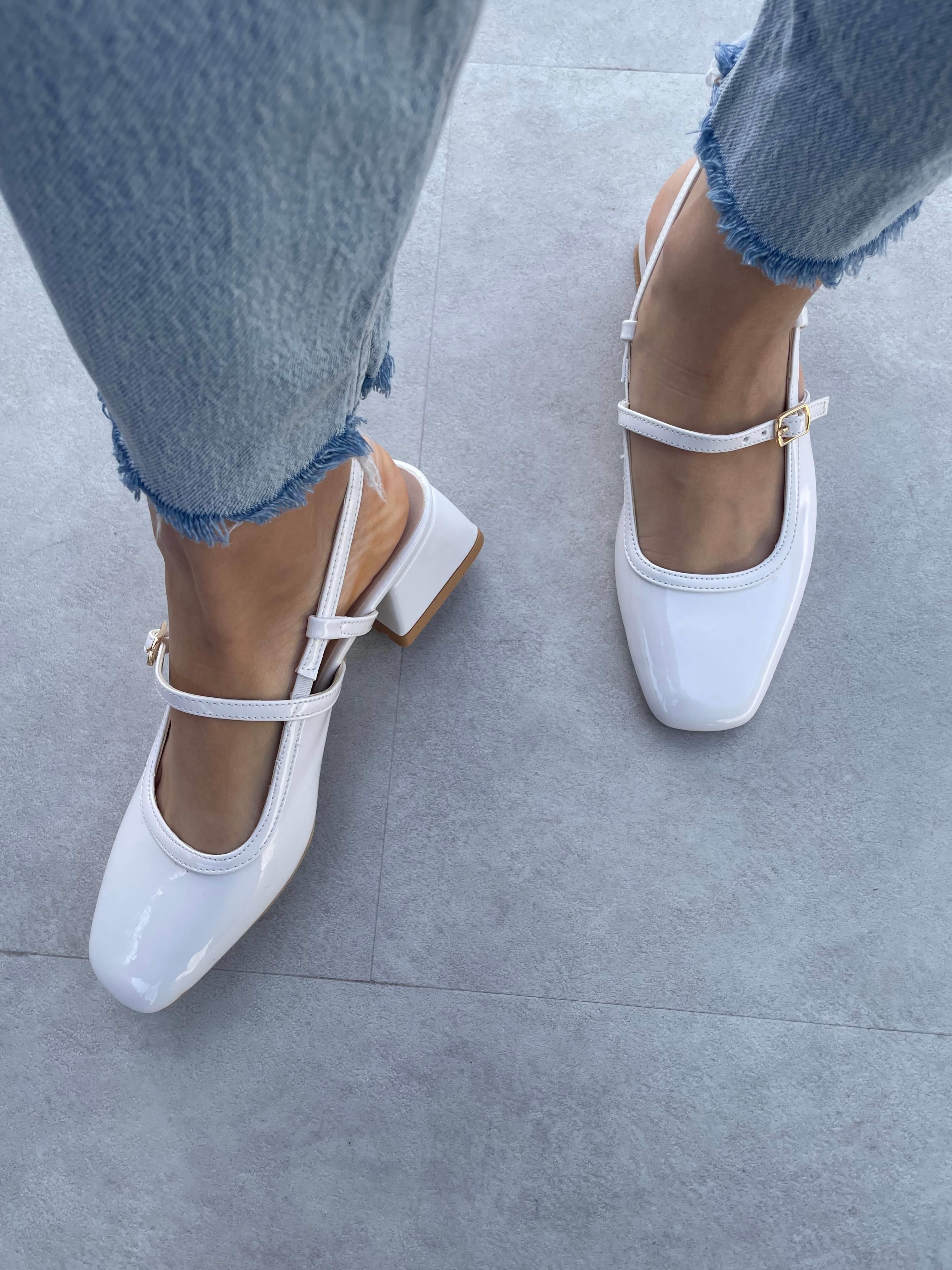 Denisa Beyaz Rugan Renk Babet