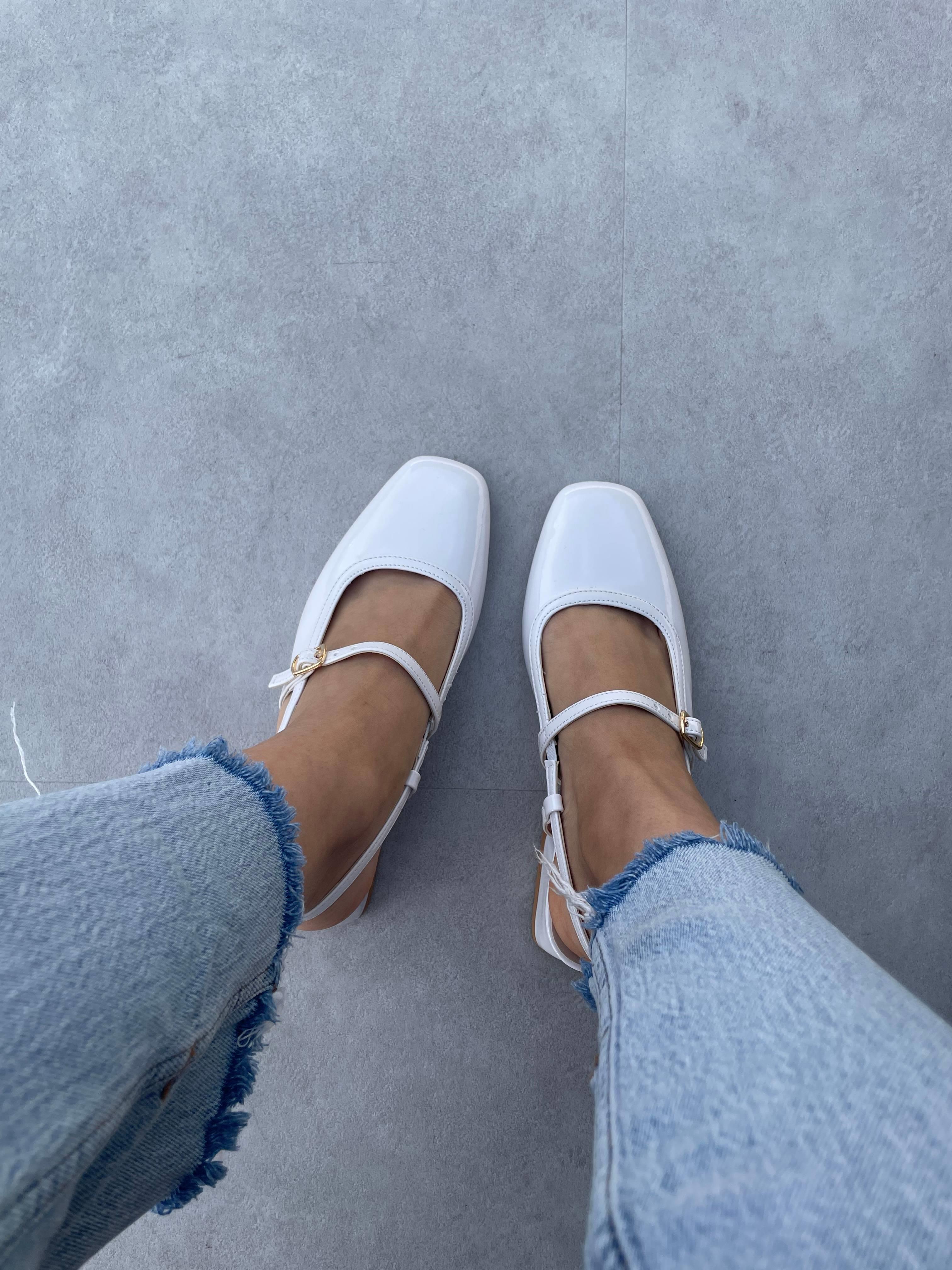 Denisa Beyaz Rugan Renk Babet