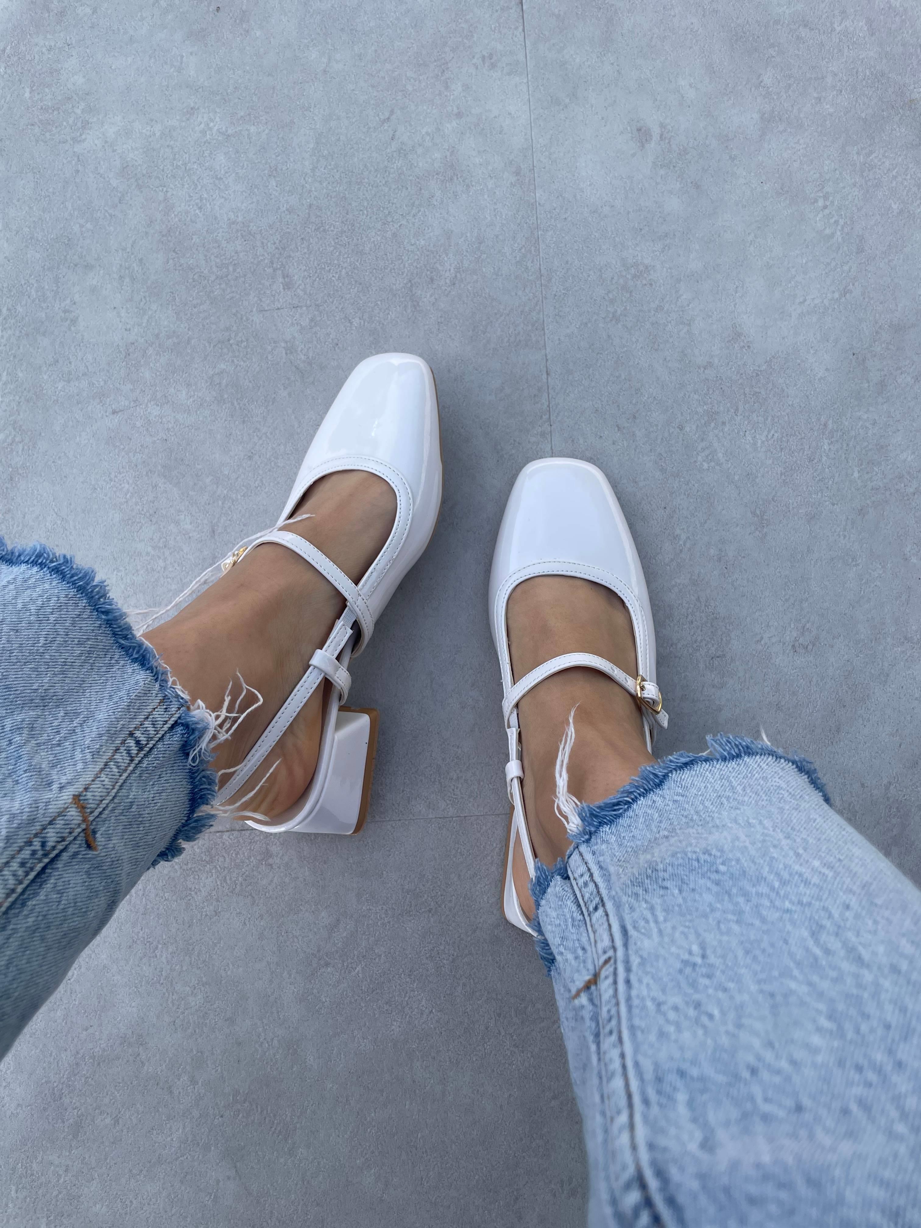 Denisa Beyaz Rugan Renk Babet