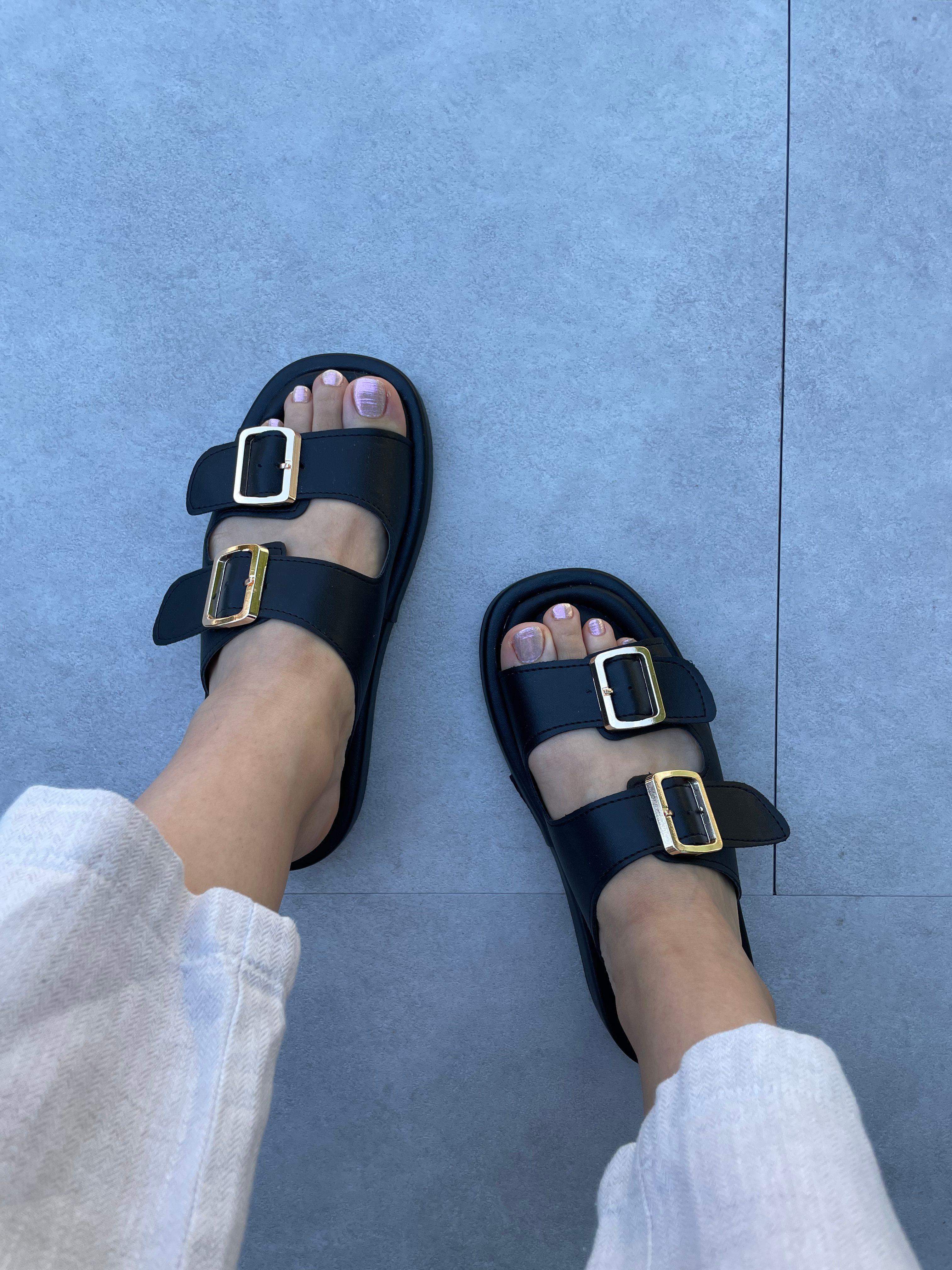 Lora Siyah Renk Toka Detaylı Pufidik Taban Terlik