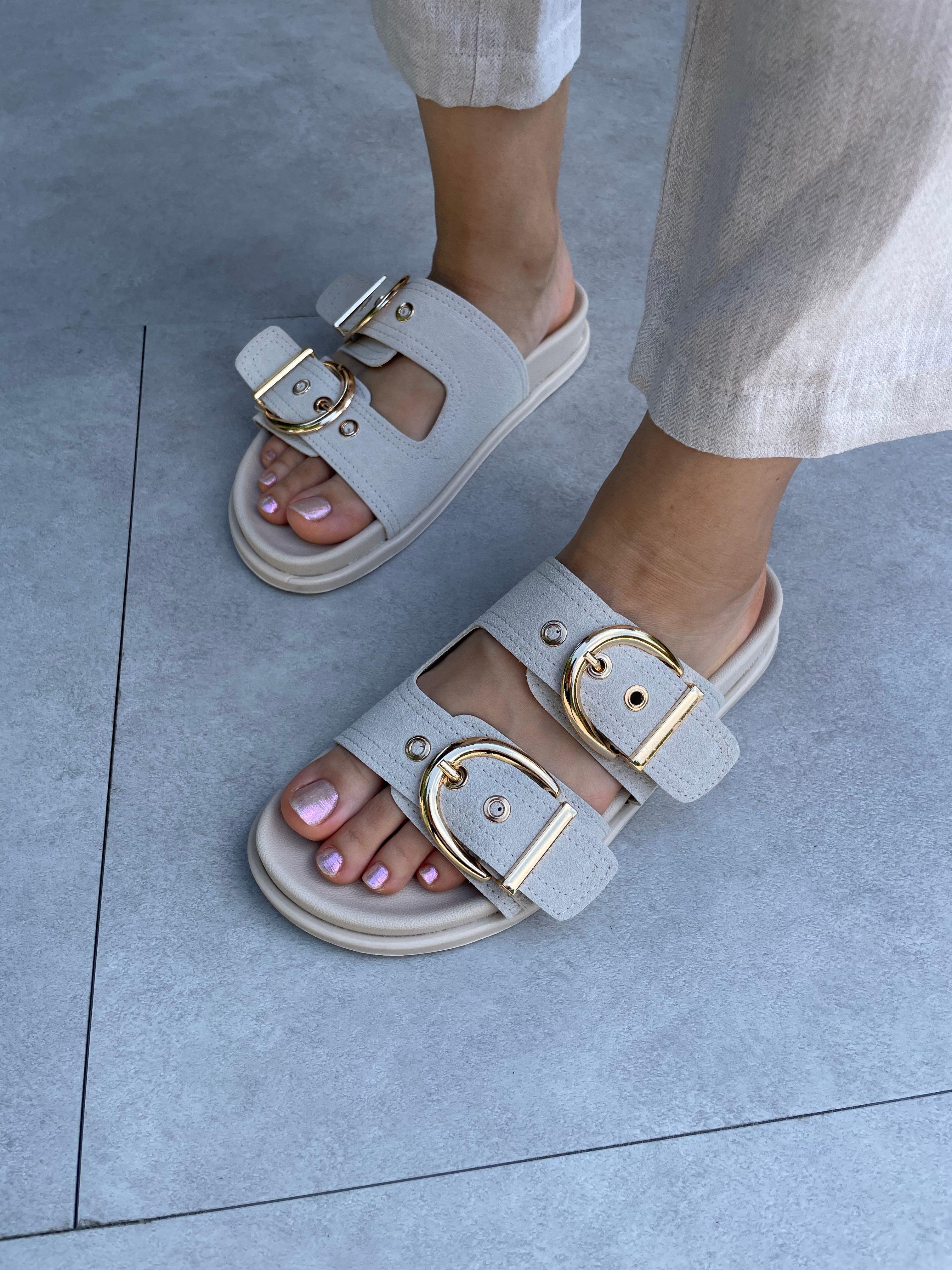 May Bej Süet Aksesuarlı Terlik