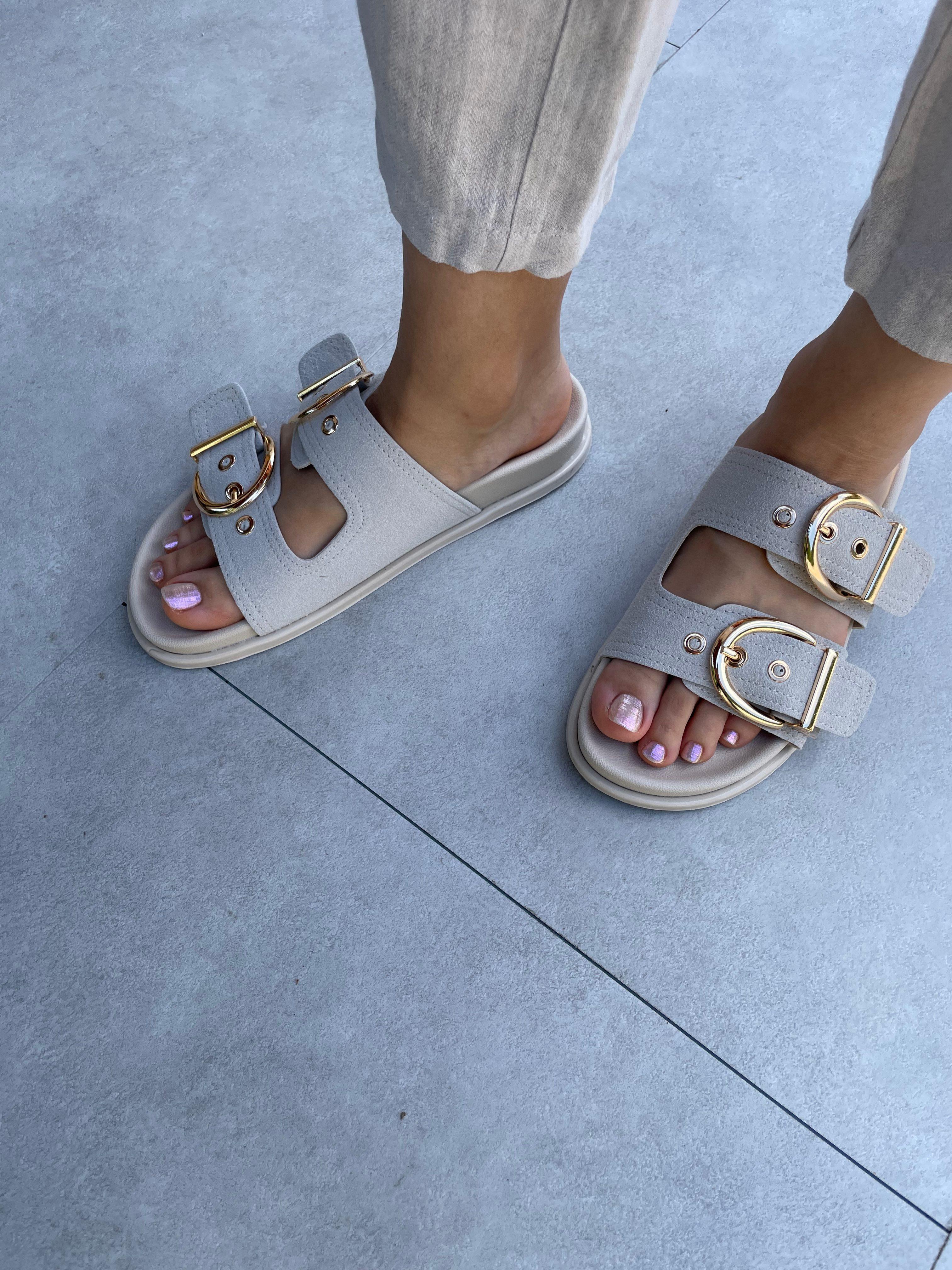 May Bej Süet Aksesuarlı Terlik