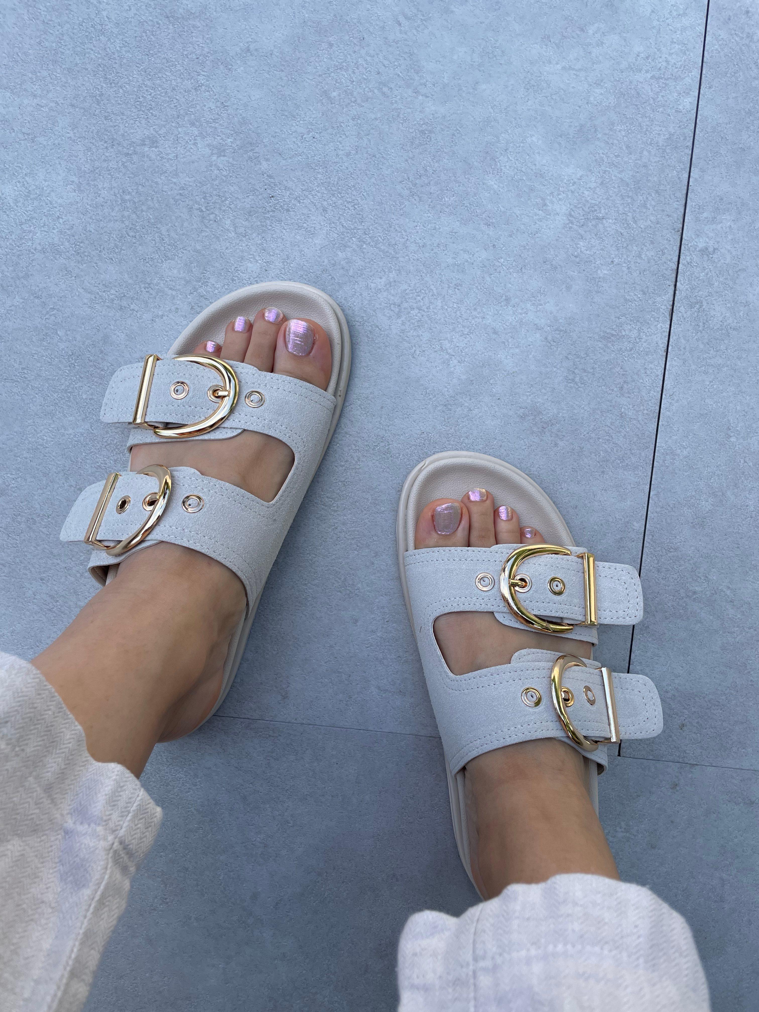 May Bej Süet Aksesuarlı Terlik