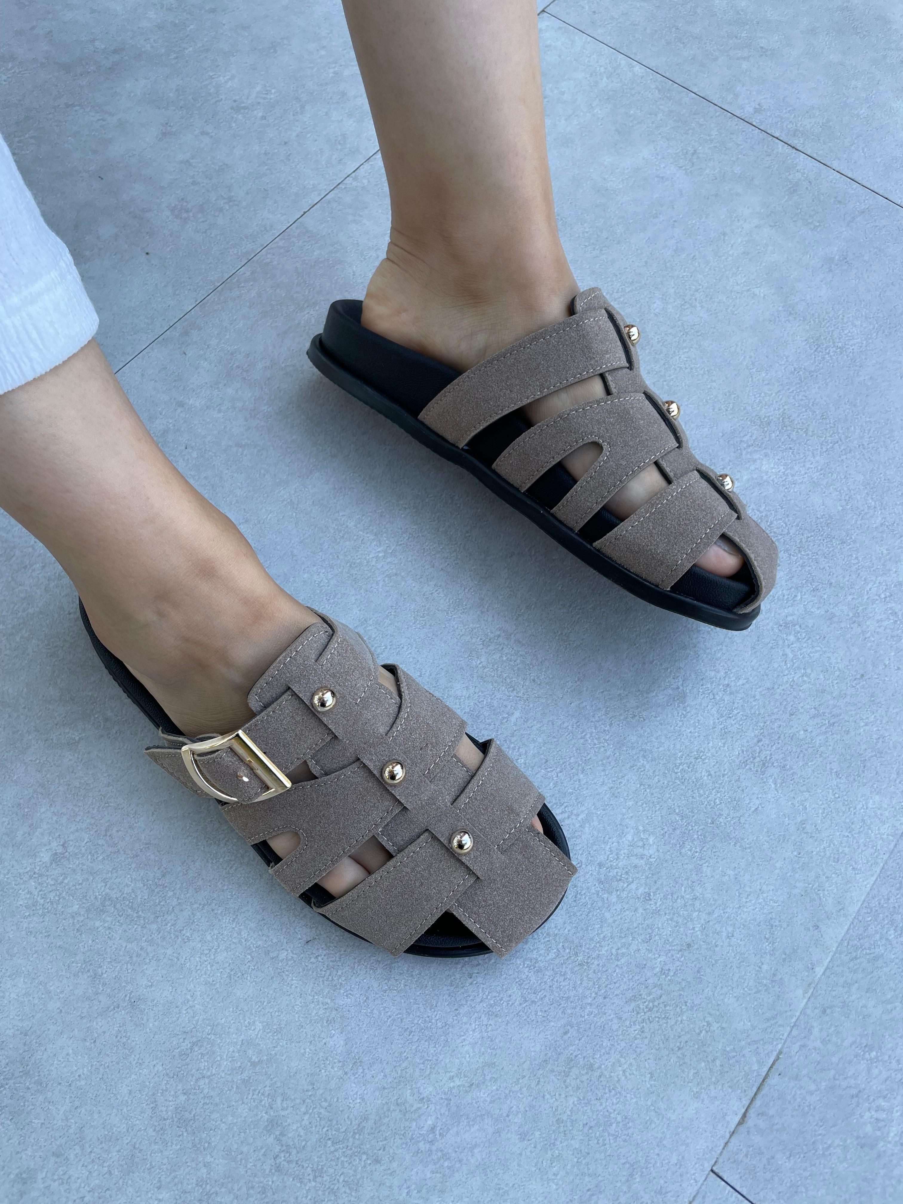 Pia Vizon Süet Boncuk Detaylı Terlik