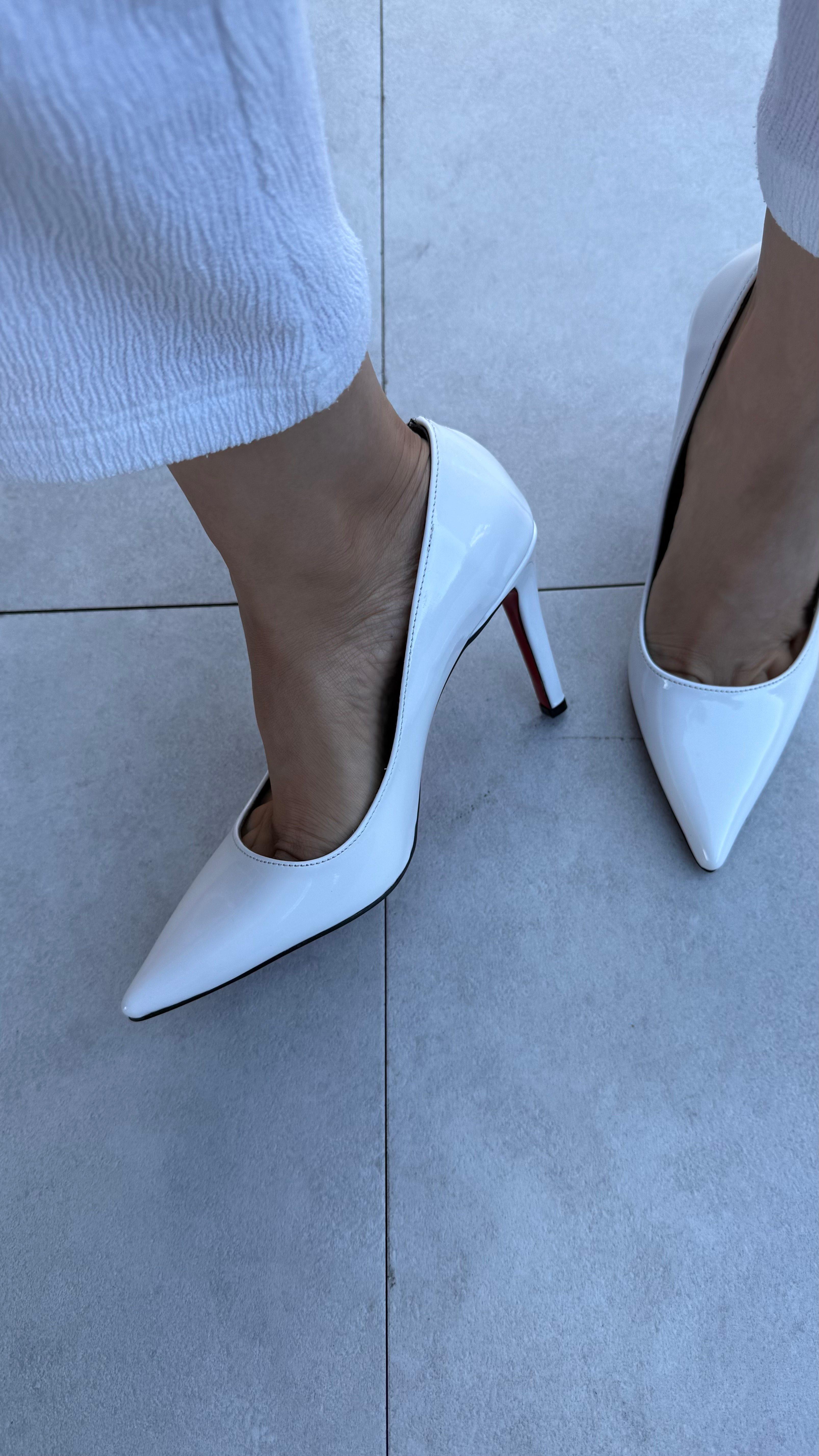 Stacy Beyaz Rugan Kadın Stiletto