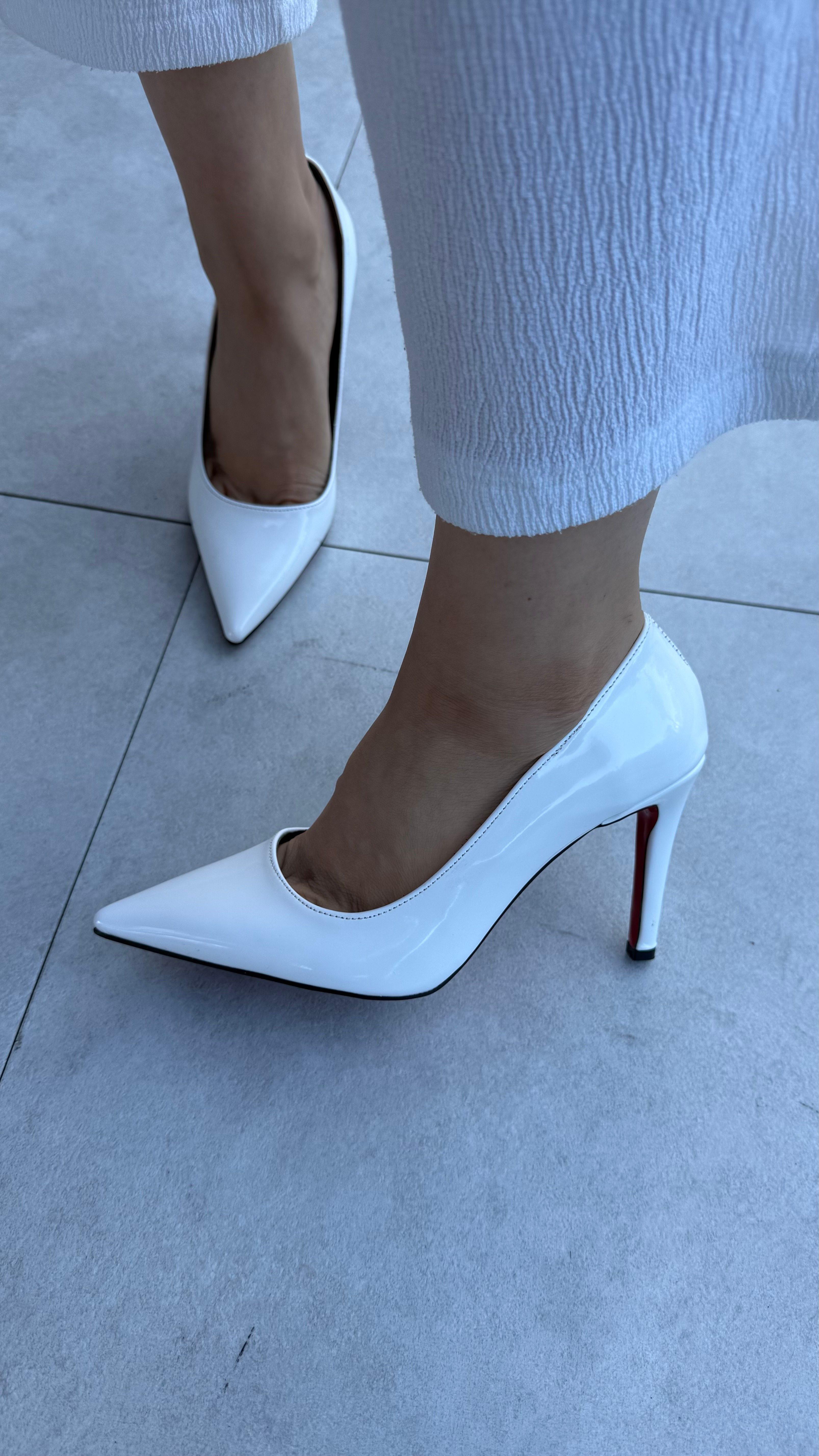 Stacy Beyaz Rugan Kadın Stiletto