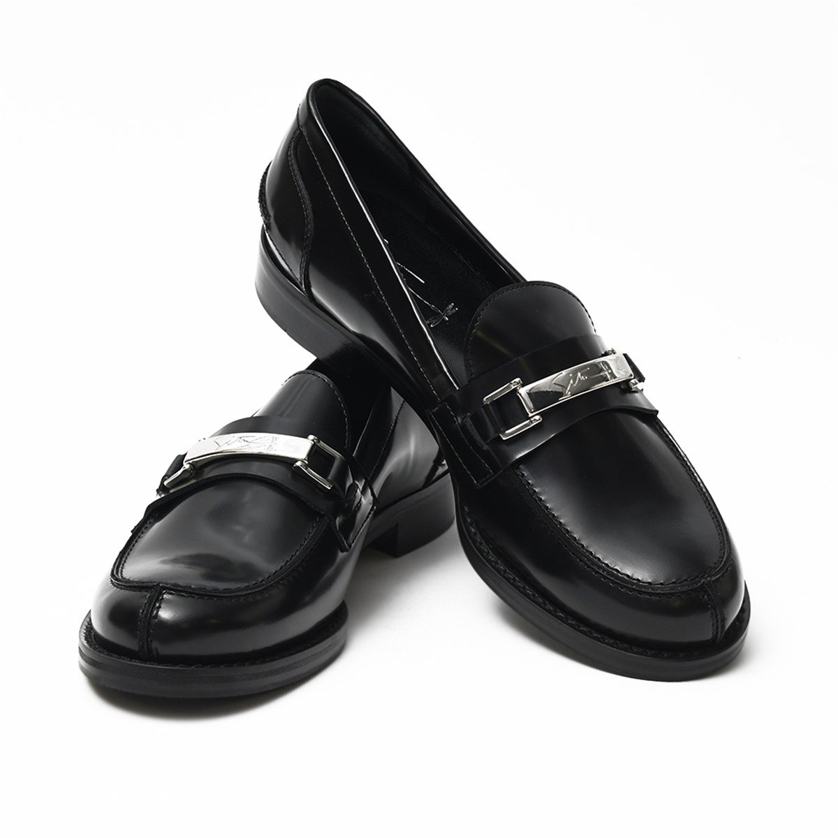 Sıton Parlak Deri Metal Logolu Tokalı Loafer