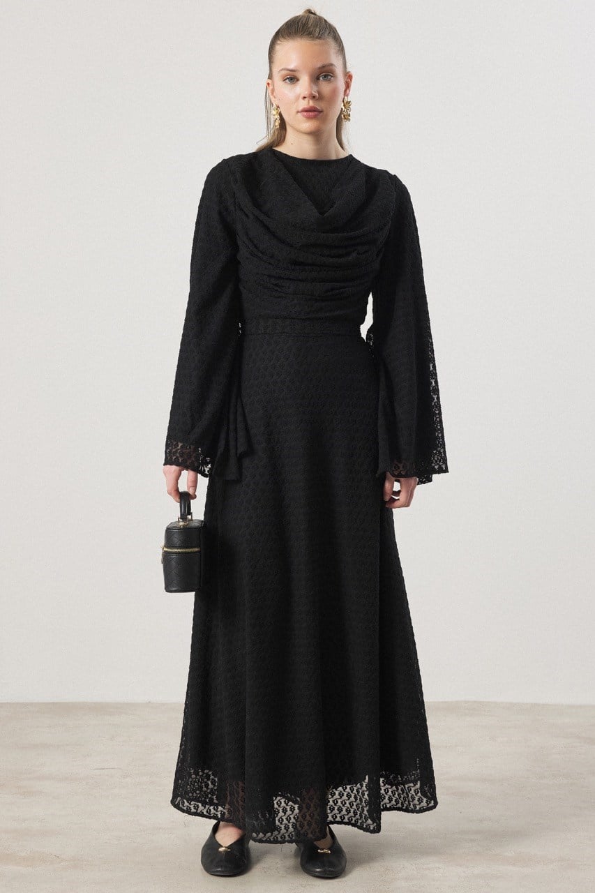 Degaje Yaka Dantel Elbise - Siyah