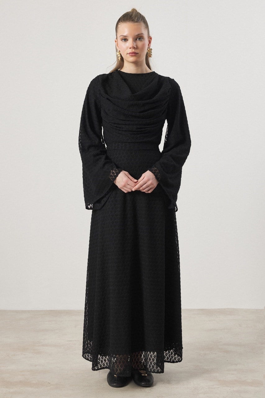 Degaje Yaka Dantel Elbise - Siyah