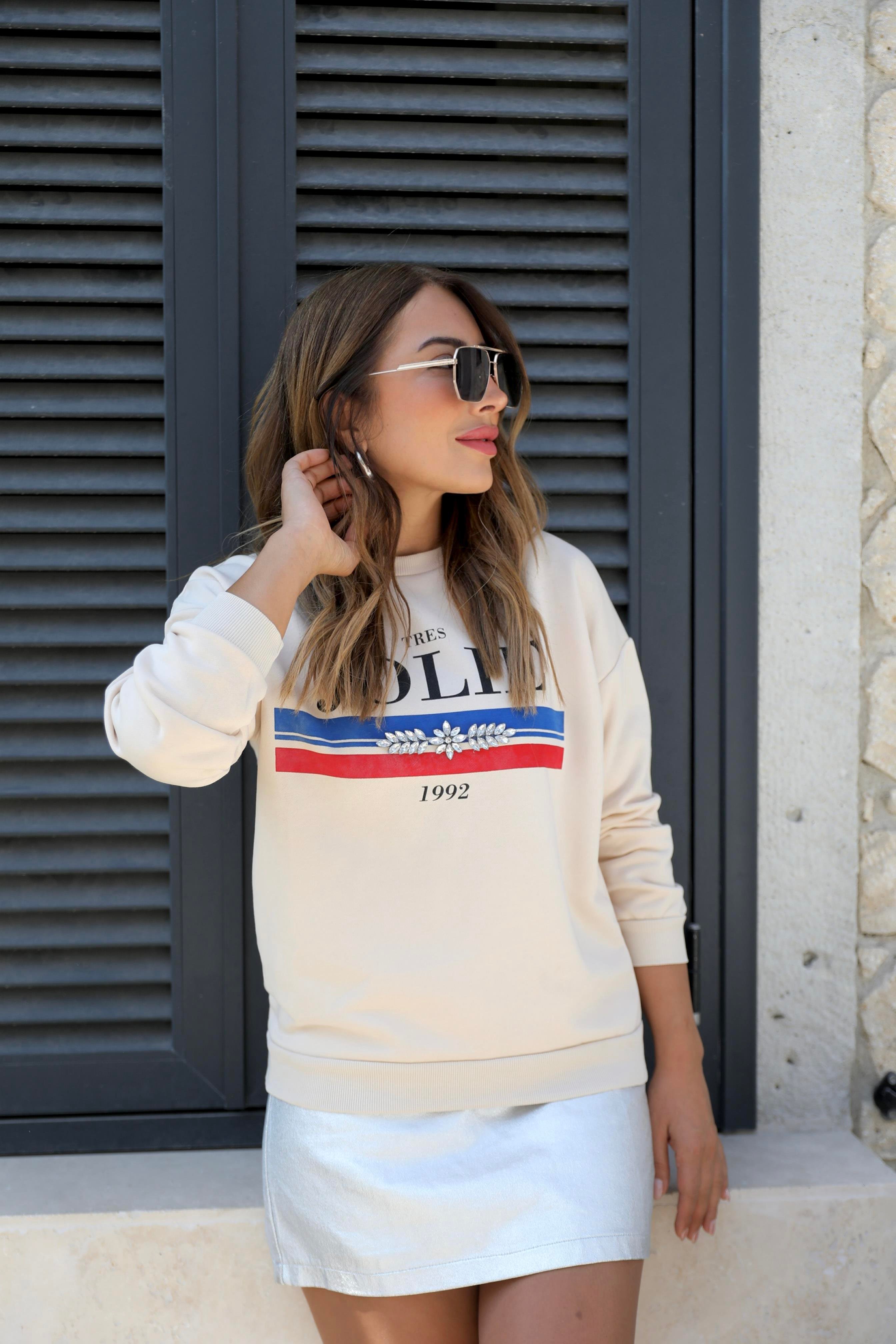 Bej Yazı Detaylı Taşlı Sweatshirt 