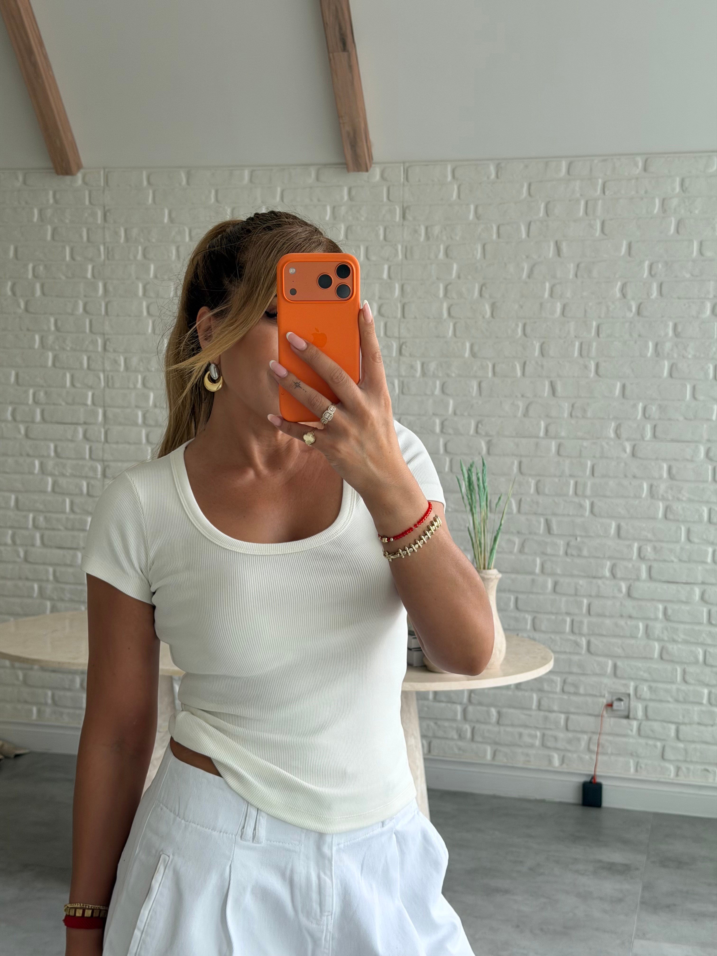Beyaz Bisiklet Yaka Fitilli T-shirt 