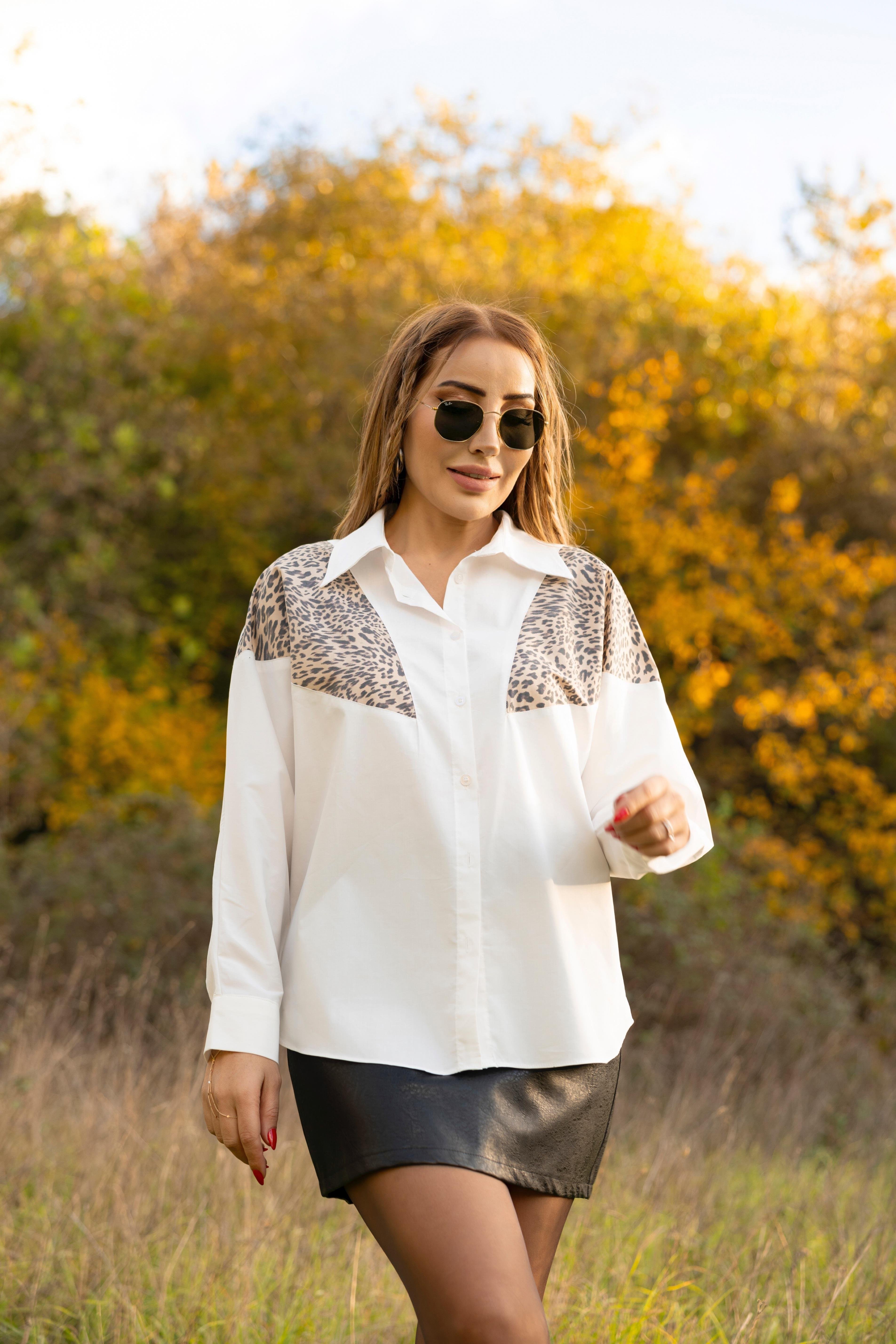 Beyaz Leopar Detaylı Oversize Gömlek